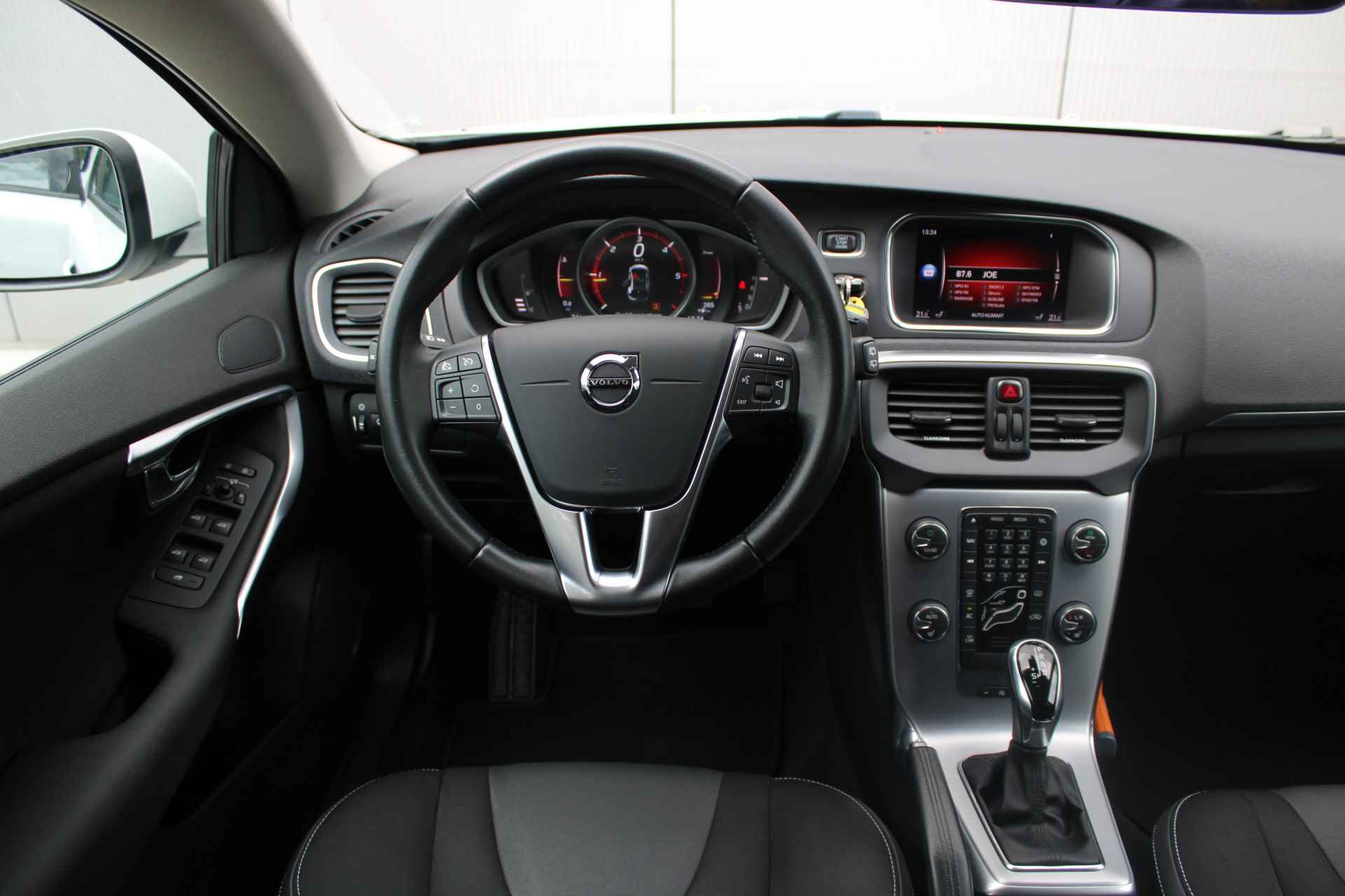 Volvo V40 2.0 D3 Nordic+ - 3/35