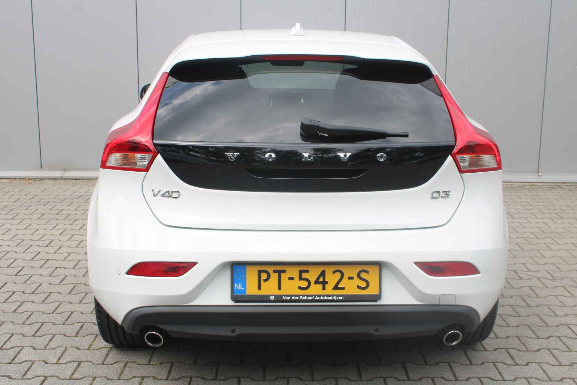 Volvo V40 2.0 D3 Nordic+ - 12/35