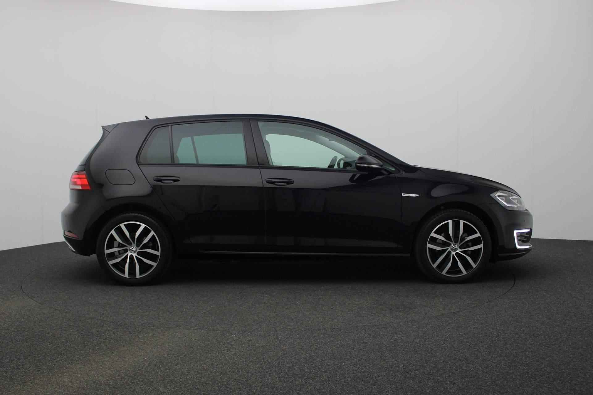 Volkswagen e-Golf 136PK | Navi | Parkeersensoren voor/achter | ACC - 16/34