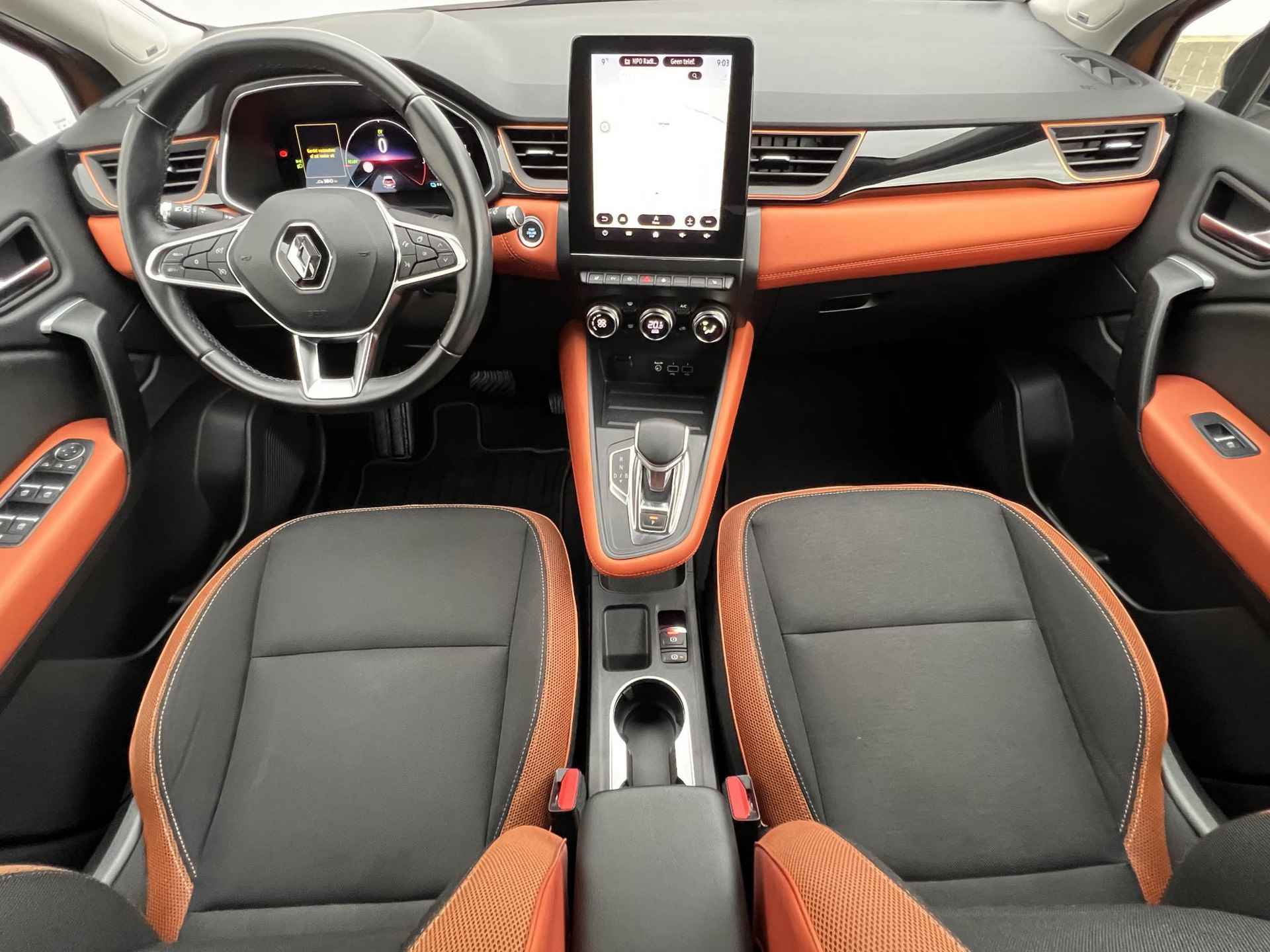 Renault Captur 1.6 E-Tech Plug-in Hybrid 160 Intens Automaat / Navigatie groot scherm / Camera / Apple Carplay Android Auto / - 2/57