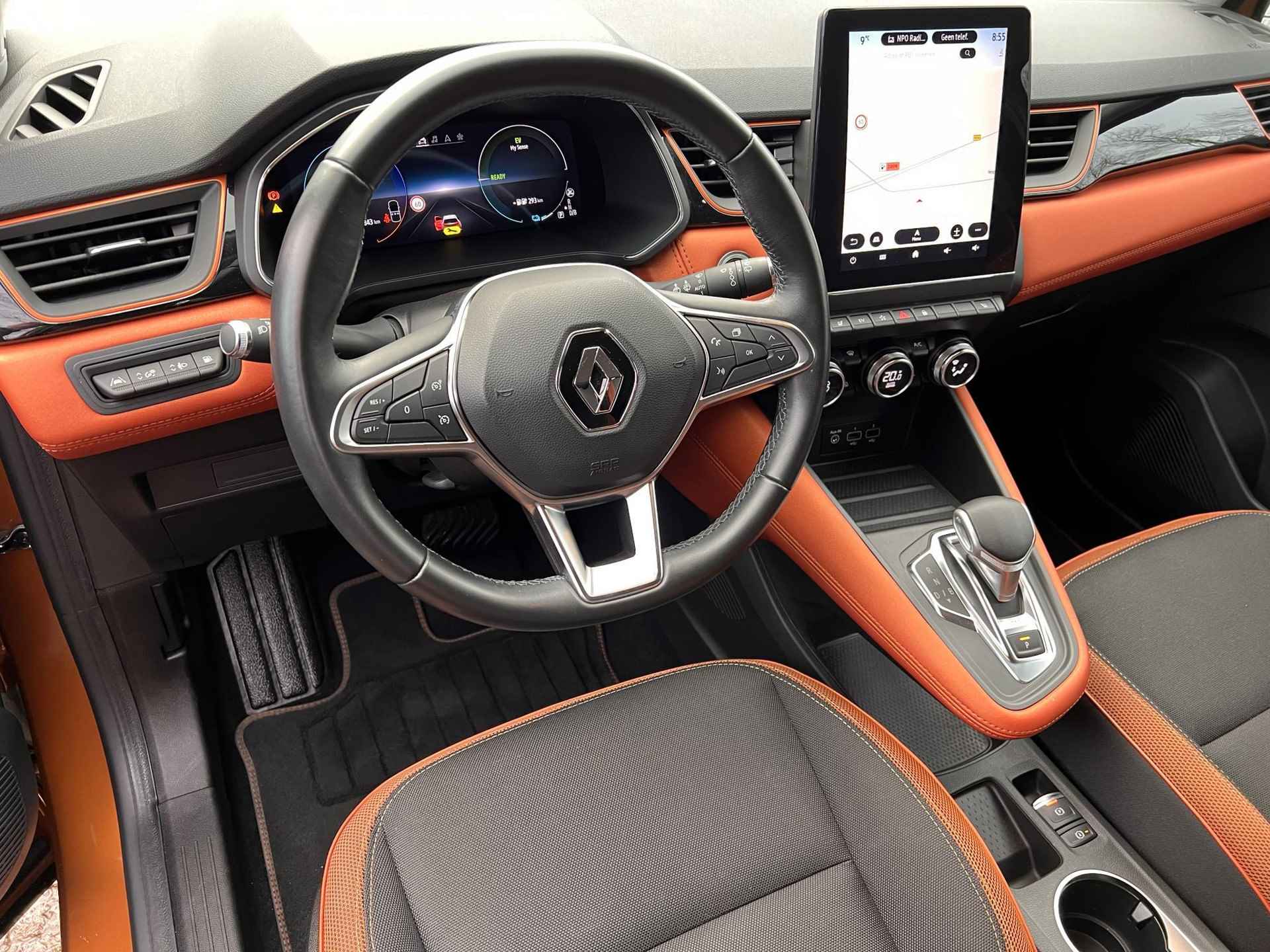 Renault Captur 1.6 E-Tech Plug-in Hybrid 160 Intens Automaat / Navigatie groot scherm / Camera / Apple Carplay Android Auto / - 23/57