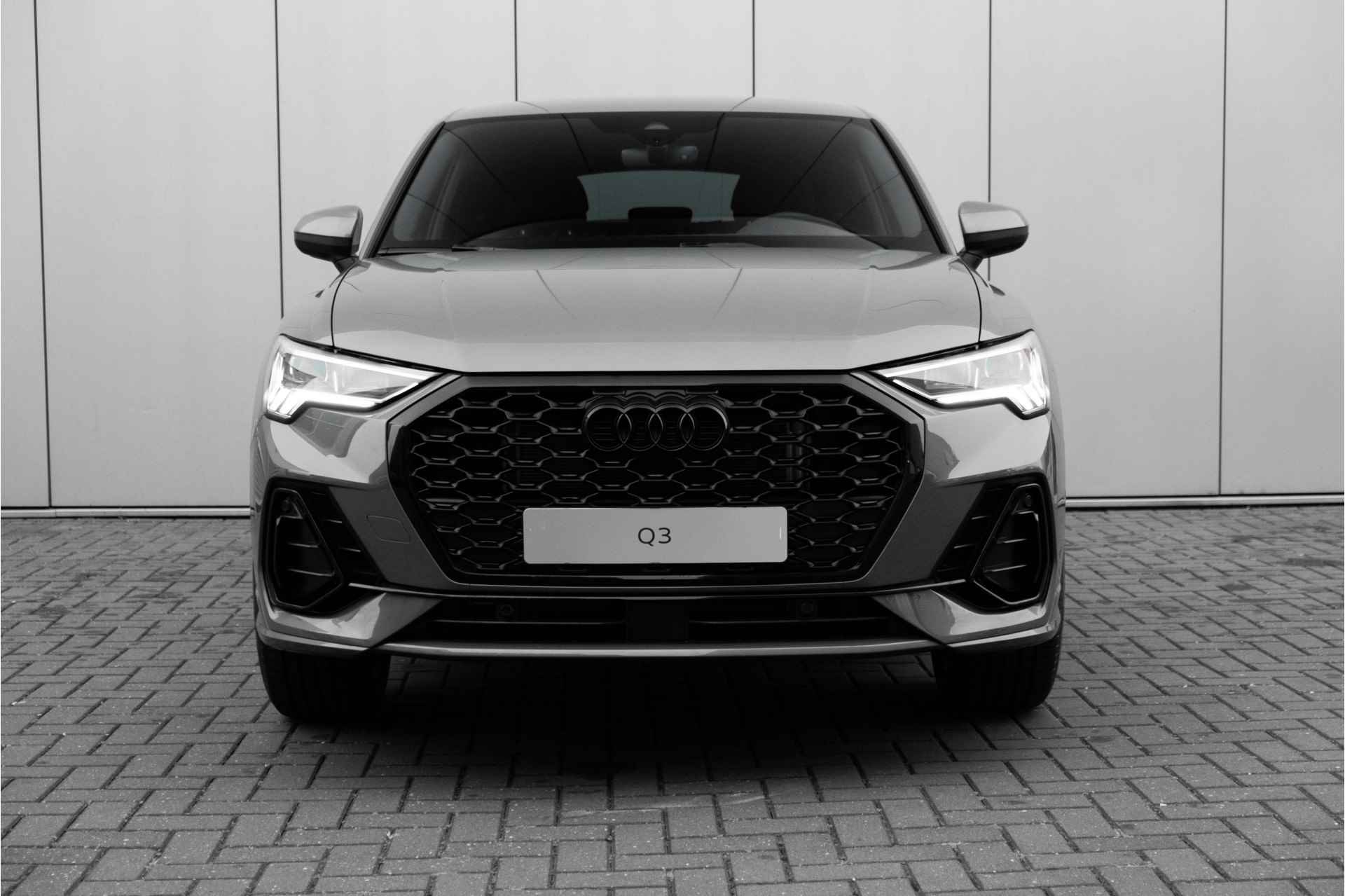 Audi Q3 Sportback 45 TFSI e S Edition - 4/56