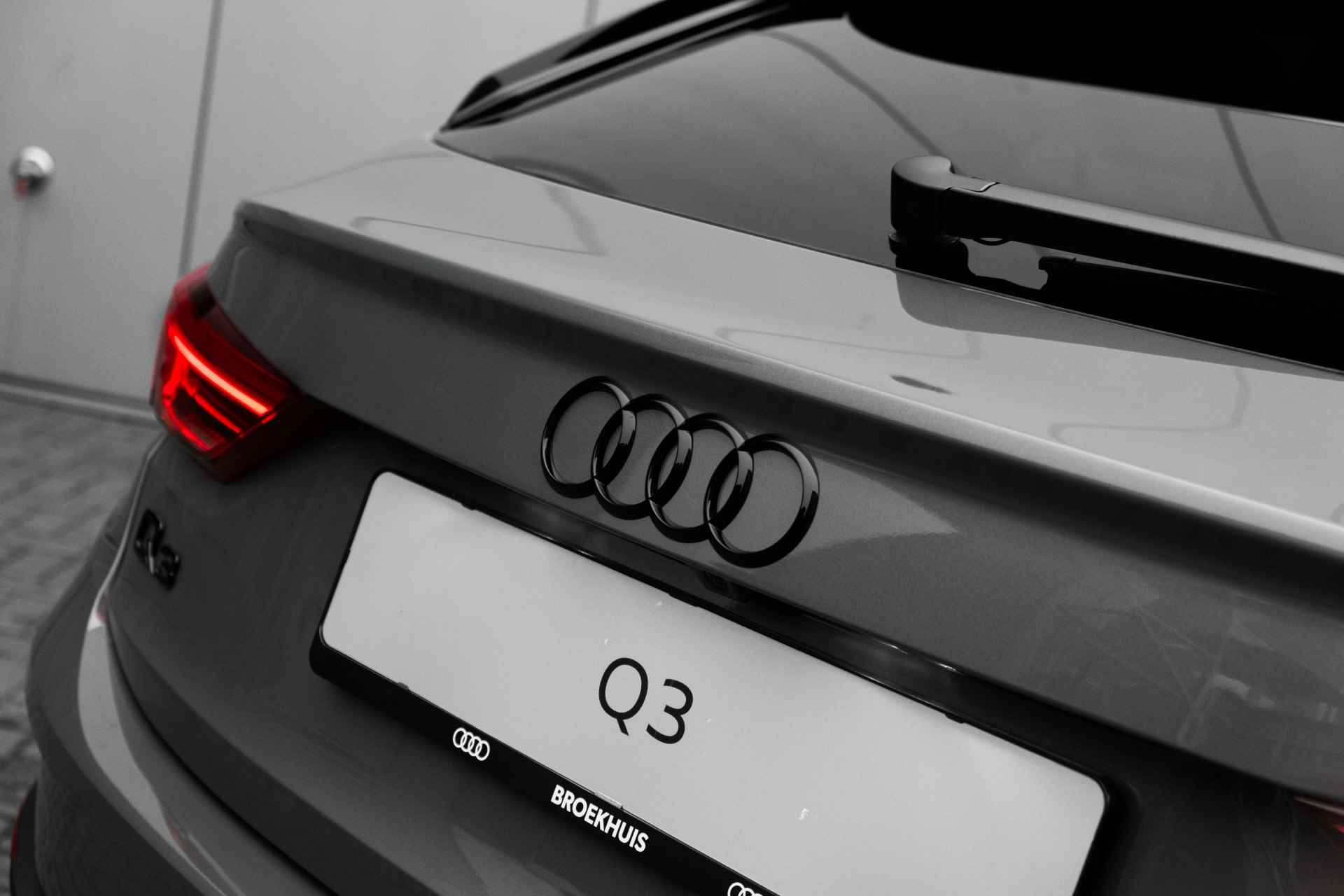 Audi Q3 Sportback 45 TFSI e S Edition - 25/56