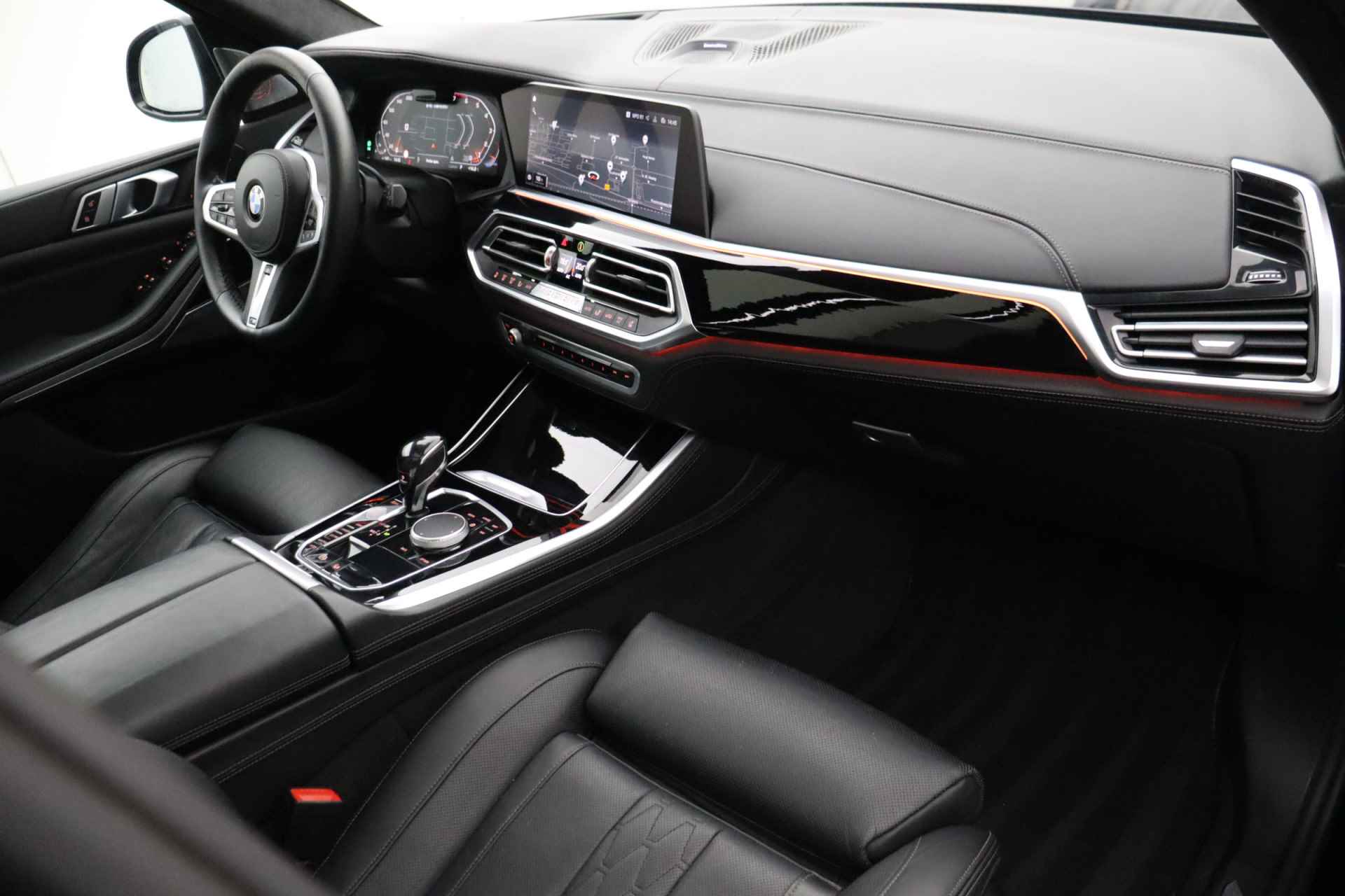 BMW X5 M50i M-Sport | Panoramadak | Full options | Soft close | Trekhaak | Massagestoelen - 15/36