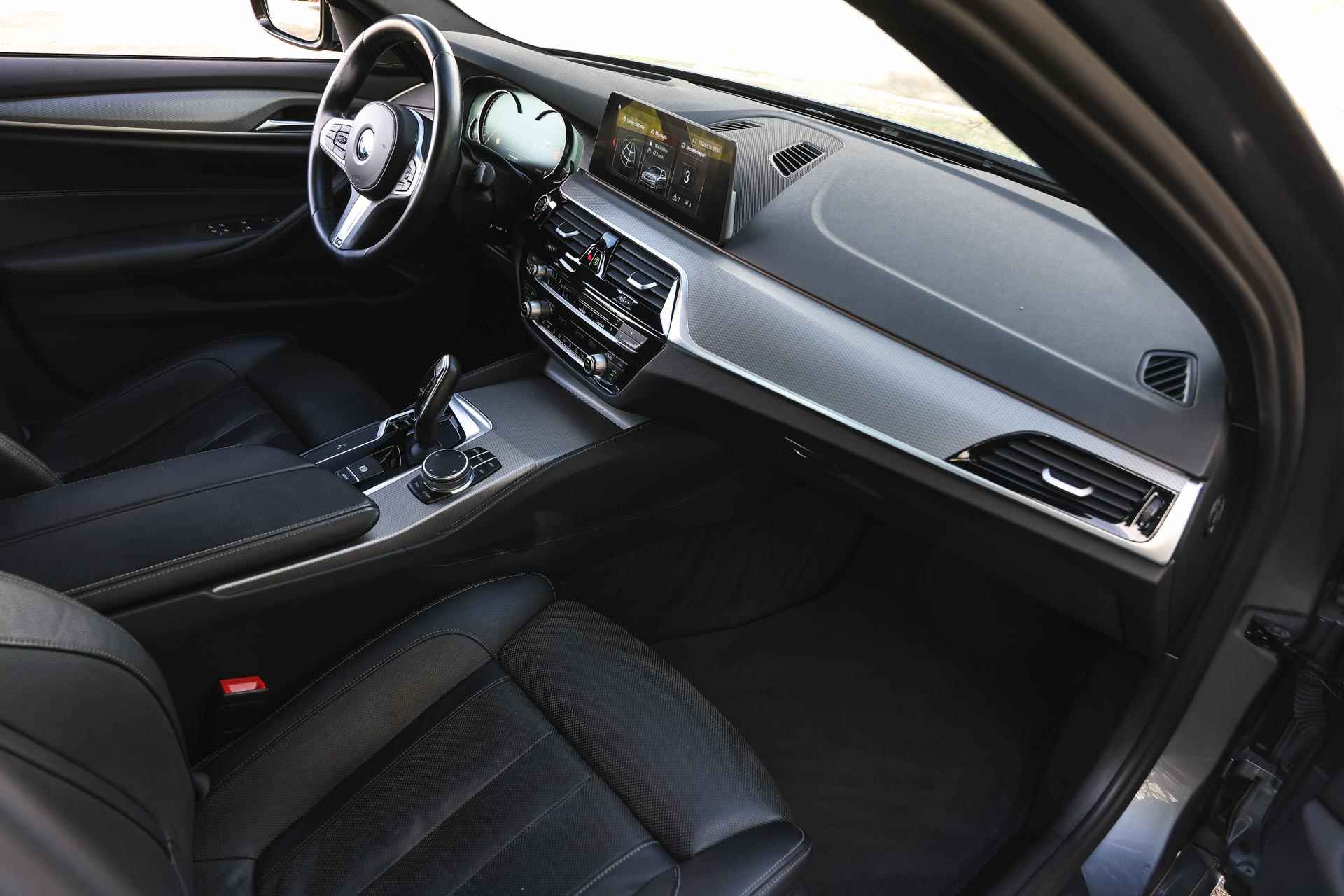 BMW 5 Serie 540i High Executive M Sport Automaat / Adaptieve LED / Achteruitrijcamera / Stoelventilatie / Soft Close / Adaptief onderstel / Head-Up / Apple CarPlay - 11/36