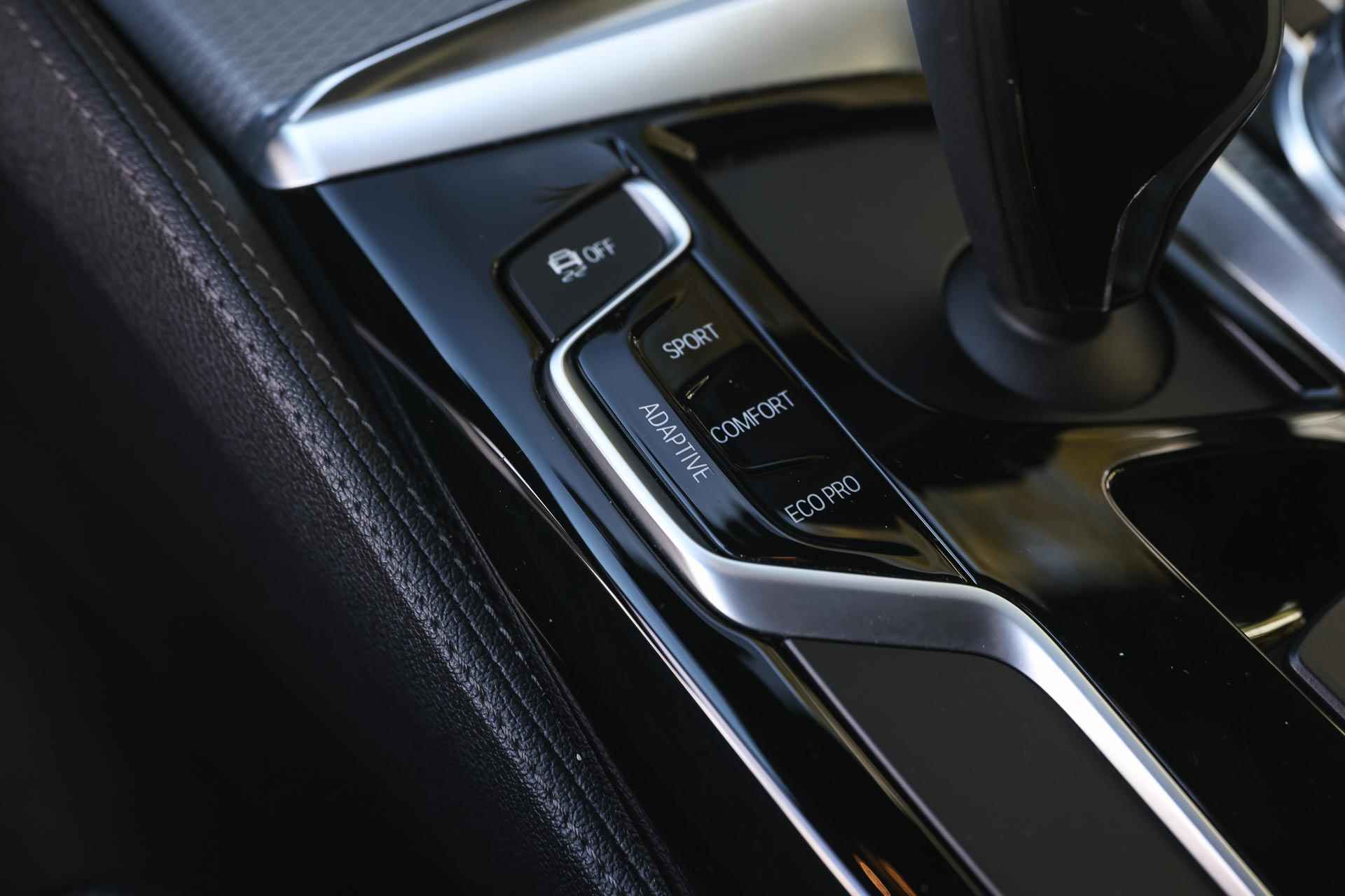 BMW 5 Serie 540i High Executive M Sport Automaat / Adaptieve LED / Achteruitrijcamera / Stoelventilatie / Soft Close / Adaptief onderstel / Head-Up / Apple CarPlay - 22/36