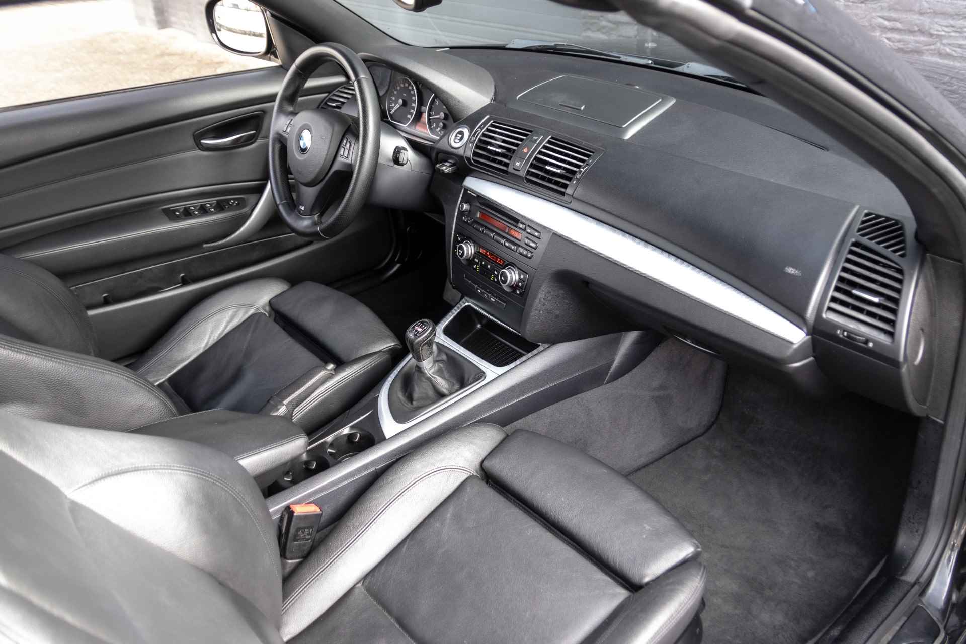 BMW 1 Serie Cabrio 118i M-sport | Sportleder | PDC | Historie bekend | 92.000km | Nieuwstaat - 23/34