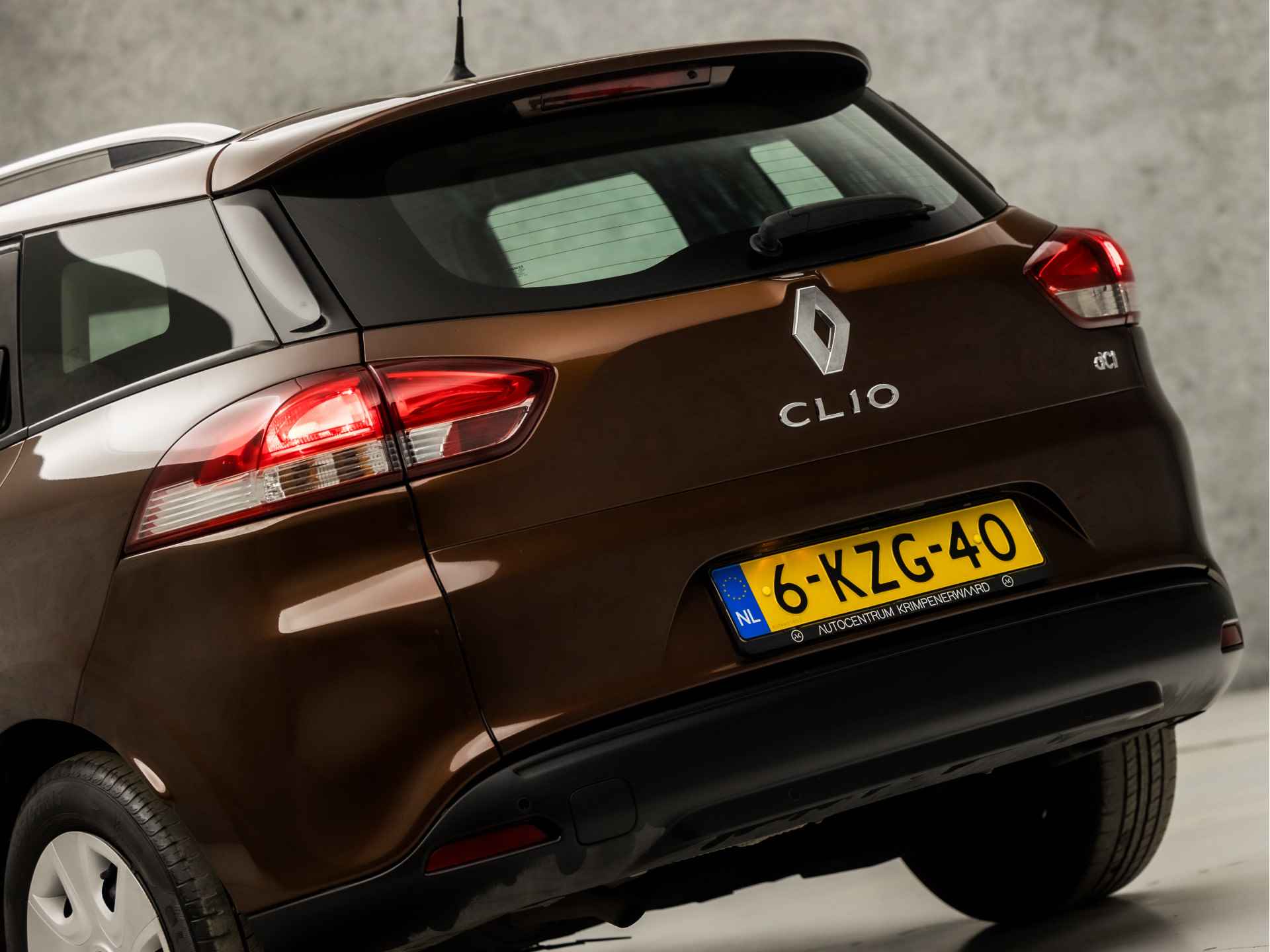 Renault Clio Estate 1.5 dCi Design (NAVIGATIE, AIRCO, CRUISE, SPORTSTOELEN, ELEKT PAKKET, NIEUWE APK, NIEUWSTAAT) - 11/33