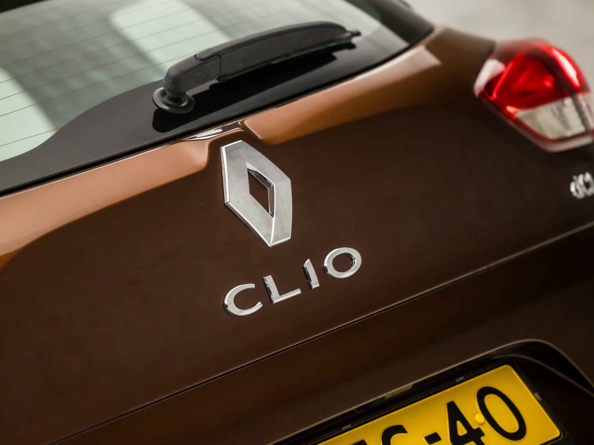 Renault Clio Estate 1.5 dCi Design (NAVIGATIE, AIRCO, CRUISE, SPORTSTOELEN, ELEKT PAKKET, NIEUWE APK, NIEUWSTAAT) - 27/33