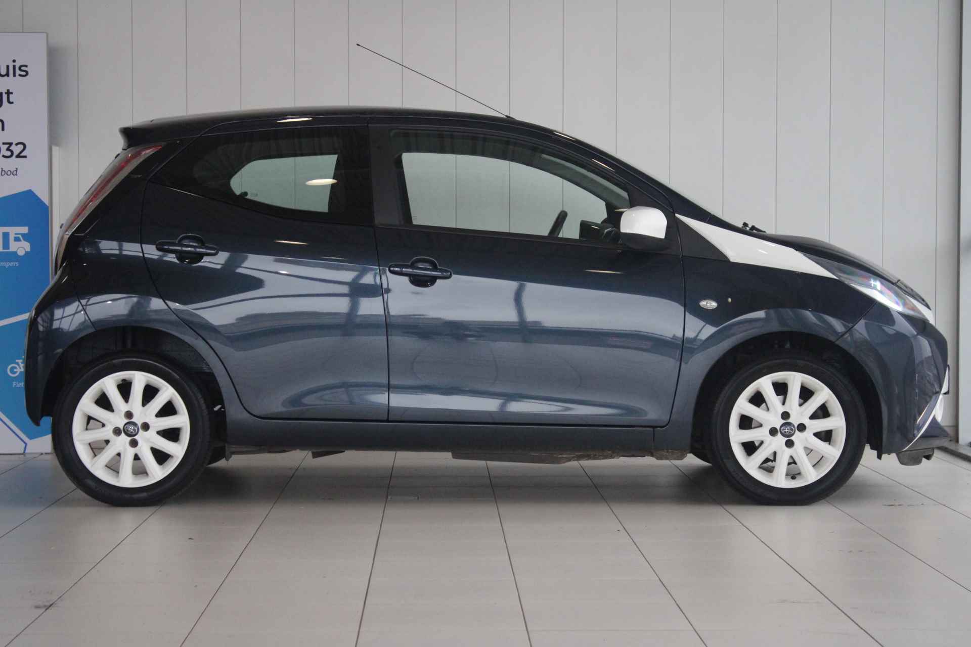 Toyota Aygo X-Play - 4/22