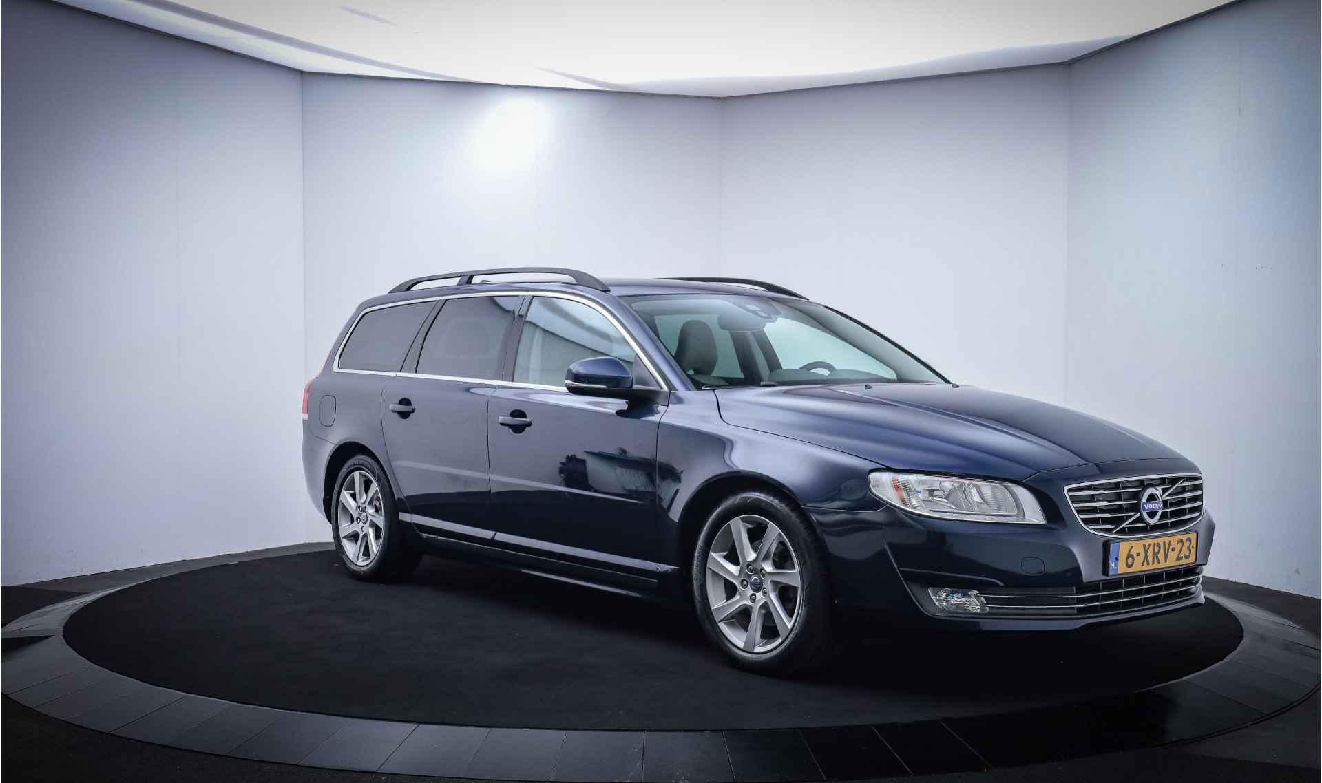 Volvo V70 1.6 D2 Momentum LEDER/NAVI/CLIMA/STOELVERW./AFN TREKHAAK/BLUETOOTH/PDC/LMV - 3/26