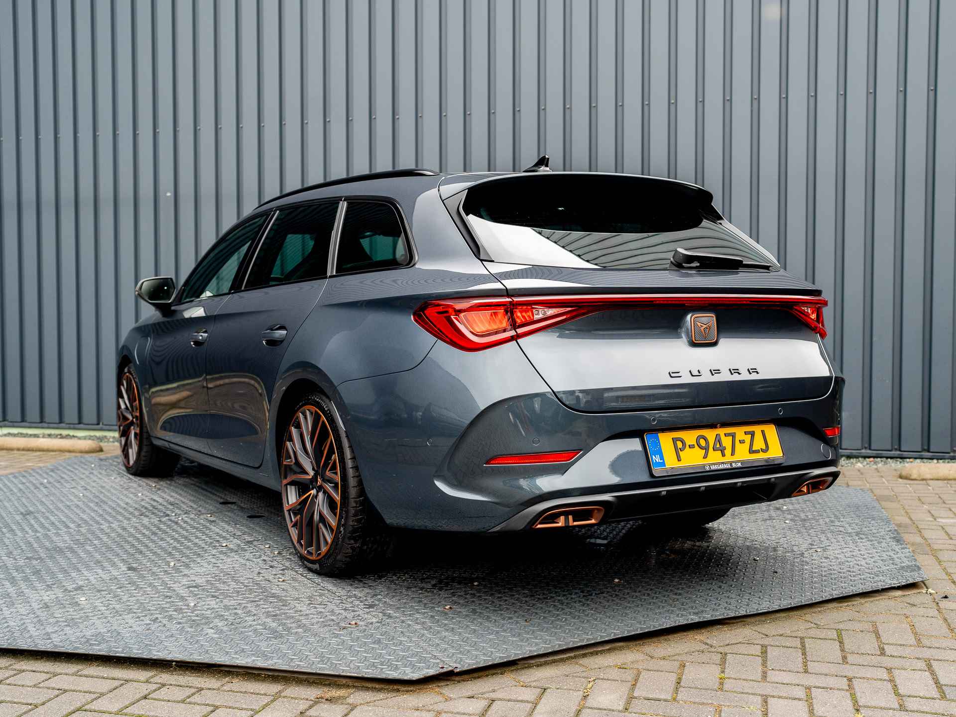 CUPRA Leon Sportstourer 1.4 e-Hybrid VZ Performance | Panodak | Camera | Prijs Rijklaar!! - 6/60