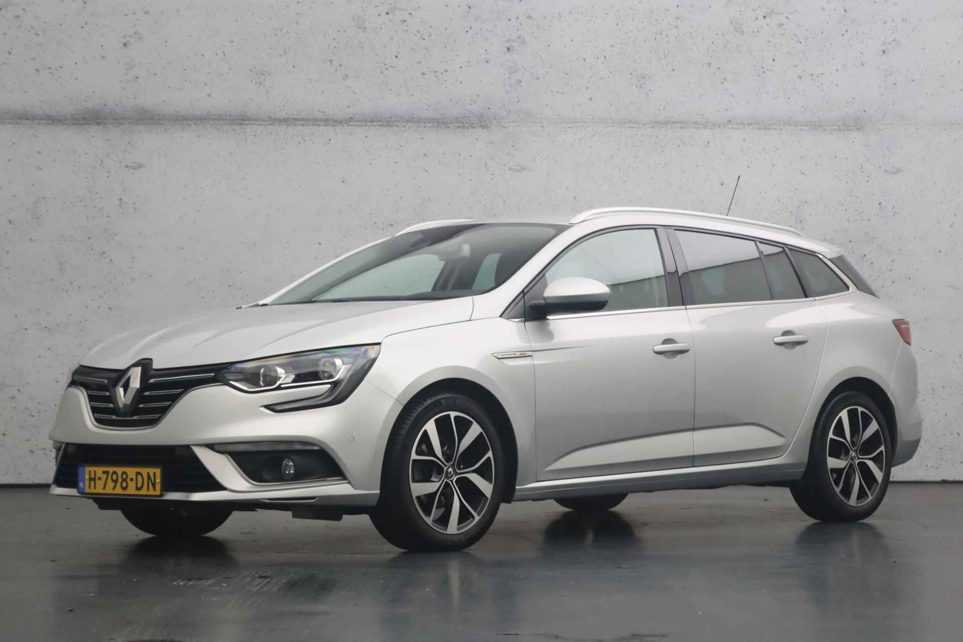 Renault Mégane Estate 1.3 TCe Bose | Camera | Airco | Apple Carplay | Cruise control | Navigatie | Parkeersensoren - 6/29