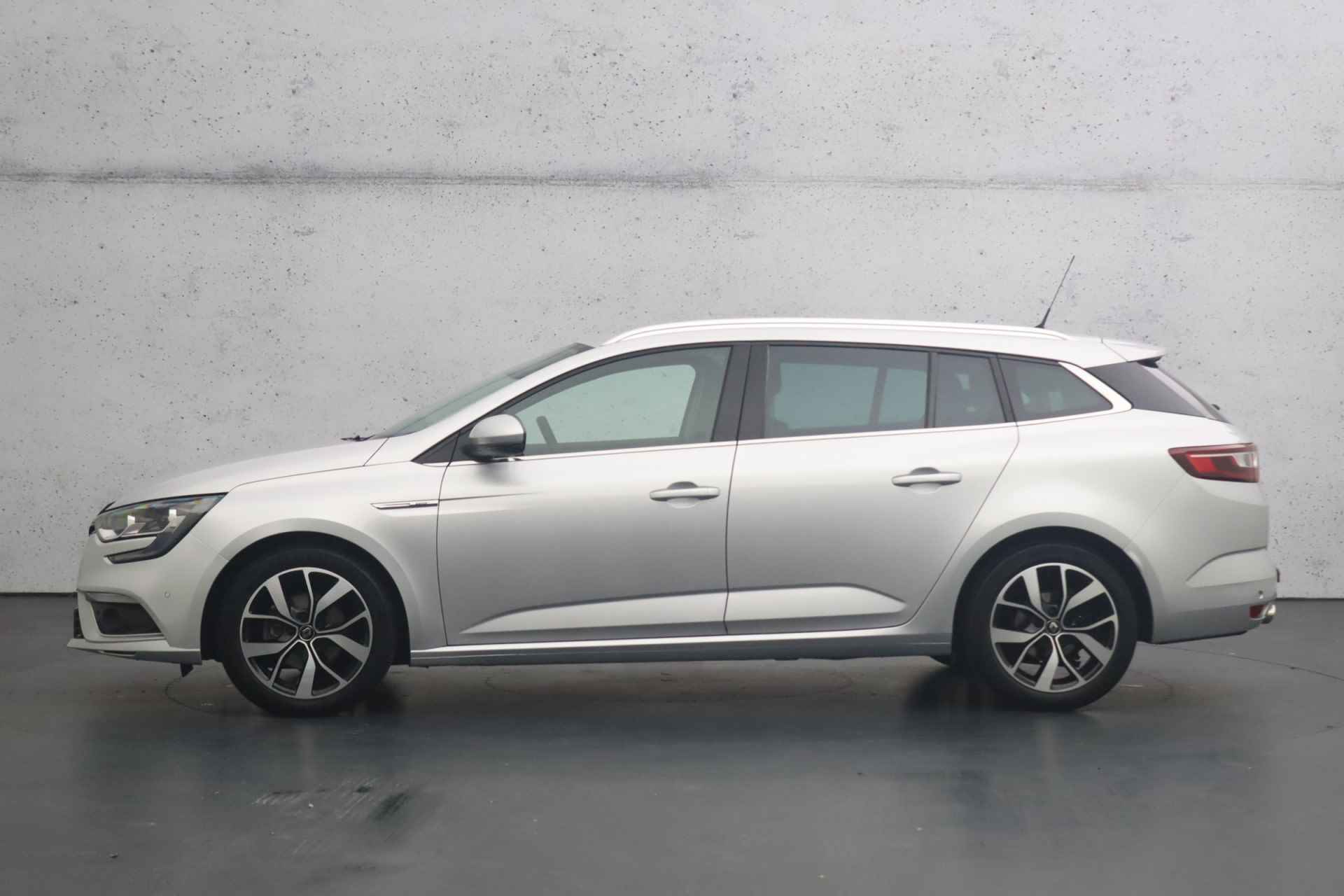 Renault Mégane Estate 1.3 TCe Bose | Camera | Airco | Apple Carplay | Cruise control | Navigatie | Parkeersensoren - 7/29