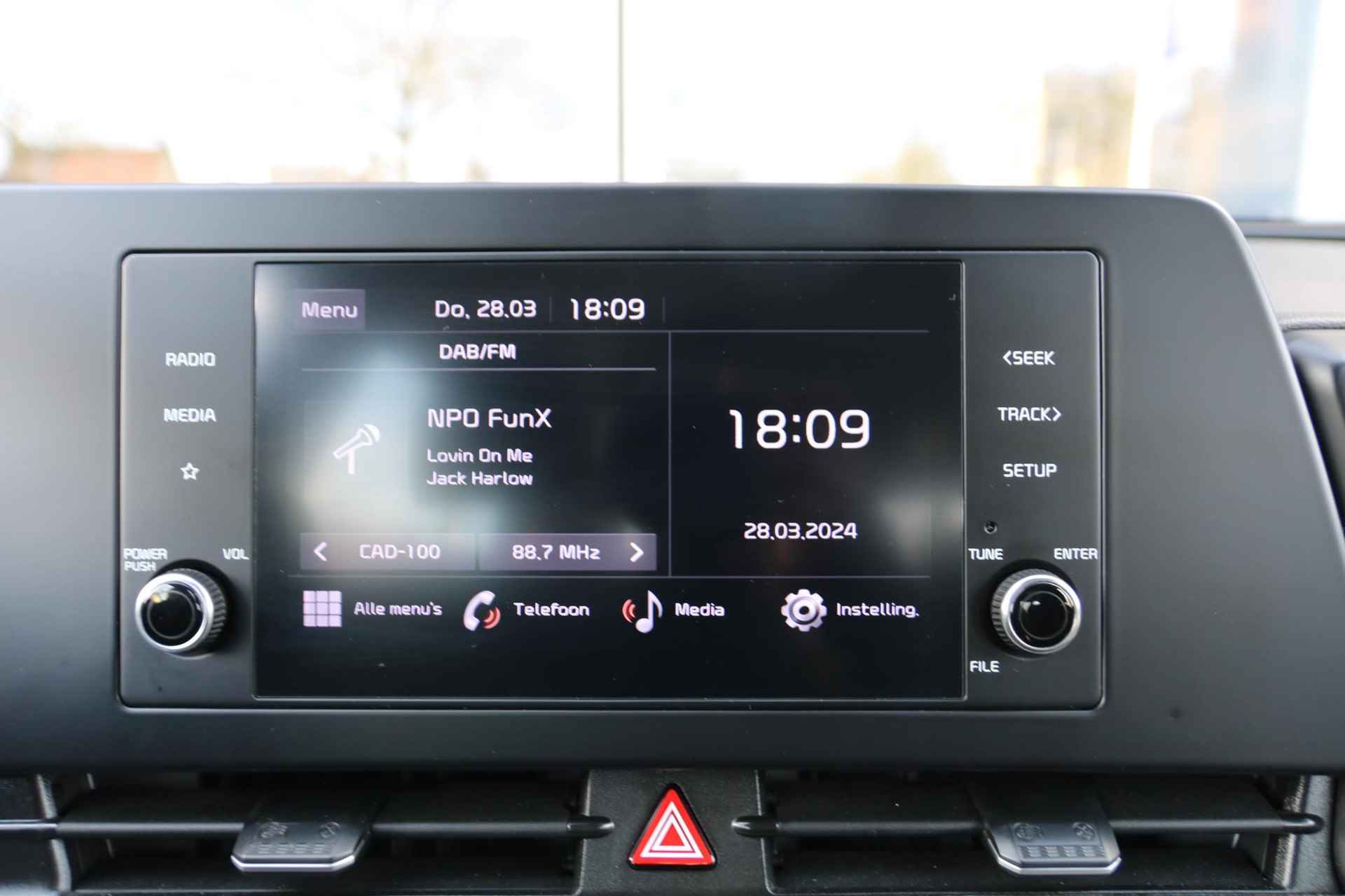 Kia Sportage 1.6 T-GDi MHEV DynamicLine | Airco | Camera | Stuurverwarming | Stoelverwarming | LM Velgen | Parkeersensor voor en achter | Cruise Control | Android auto / Apple Carplay | - 21/27
