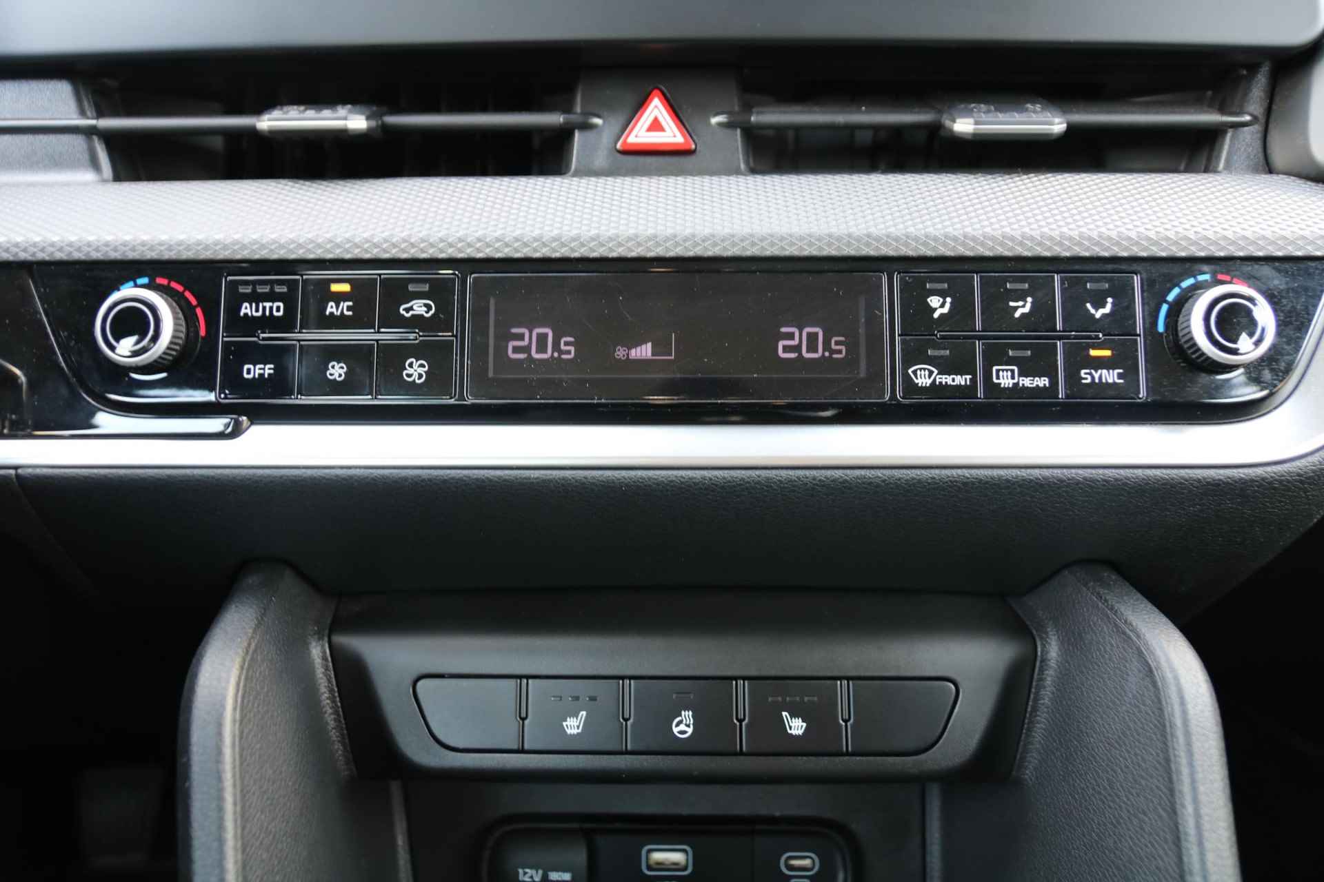 Kia Sportage 1.6 T-GDi MHEV DynamicLine | Airco | Camera | Stuurverwarming | Stoelverwarming | LM Velgen | Parkeersensor voor en achter | Cruise Control | Android auto / Apple Carplay | - 23/27