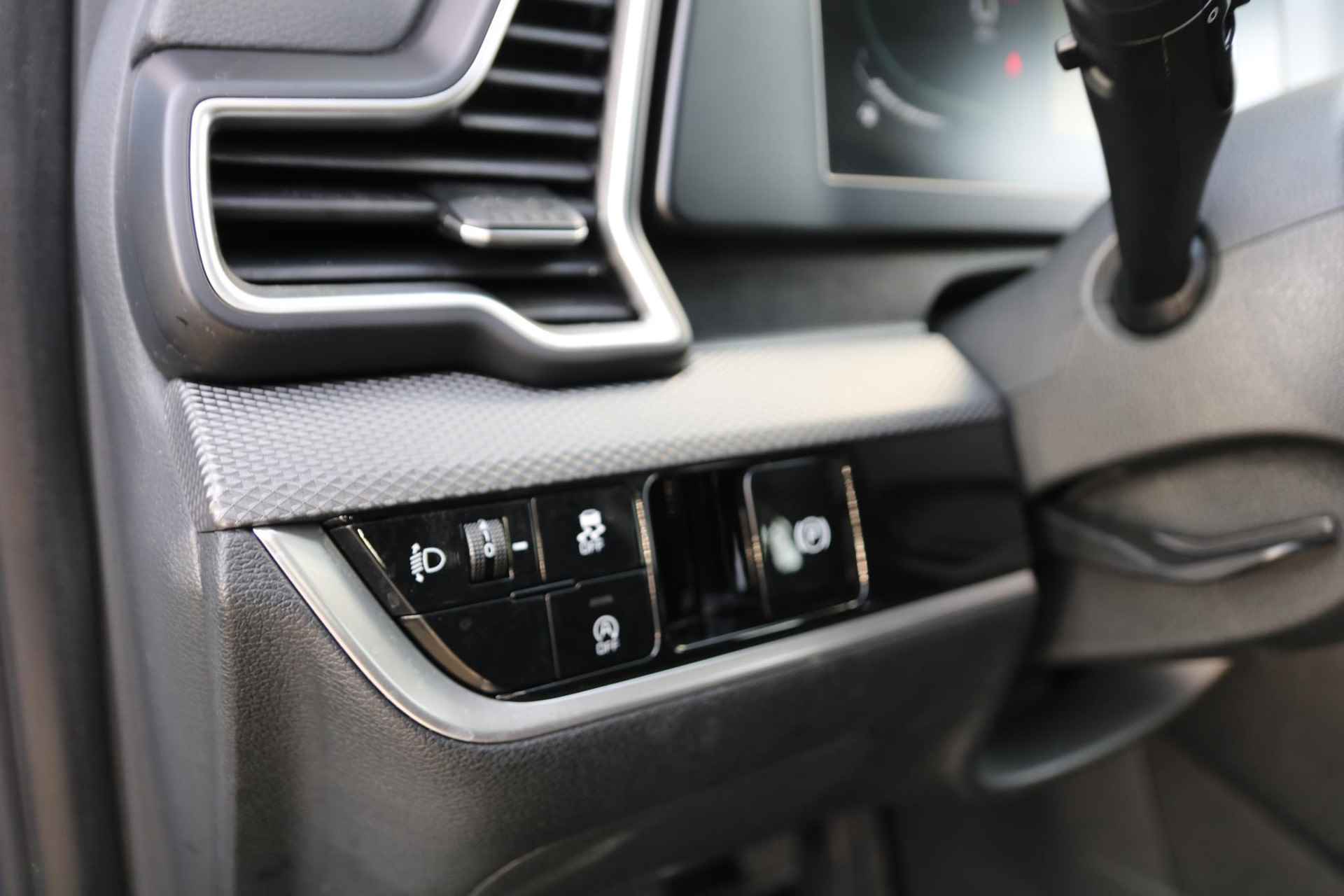 Kia Sportage 1.6 T-GDi MHEV DynamicLine | Airco | Camera | Stuurverwarming | Stoelverwarming | LM Velgen | Parkeersensor voor en achter | Cruise Control | Android auto / Apple Carplay | - 26/27