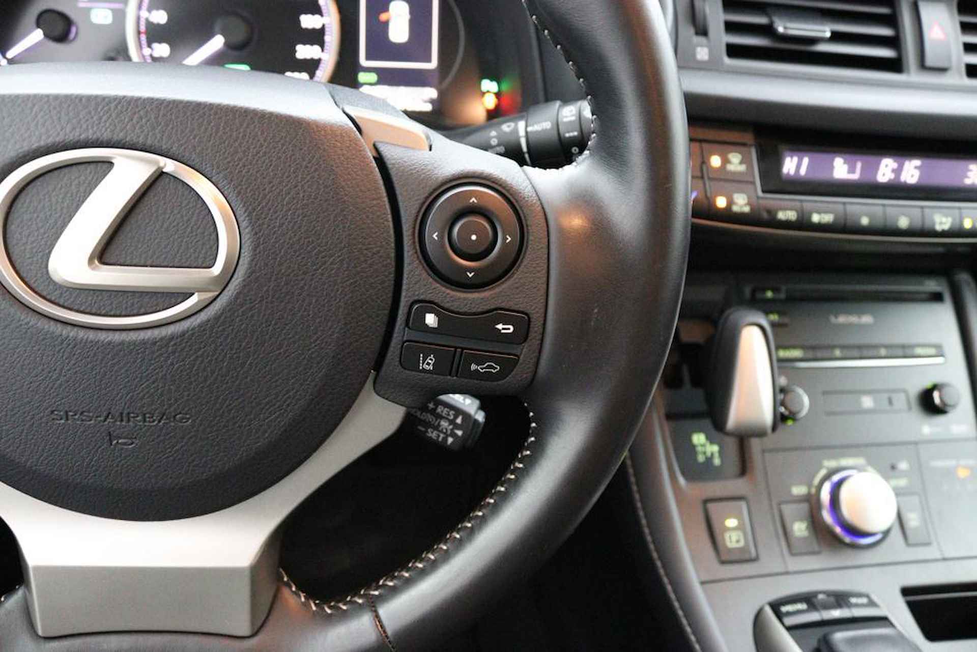 Lexus CT 200h Ultimate Edition | Adaptive Cruise Control | Lane Assist | Premium navigatie | Parkeersensoren voor & achter - 21/44