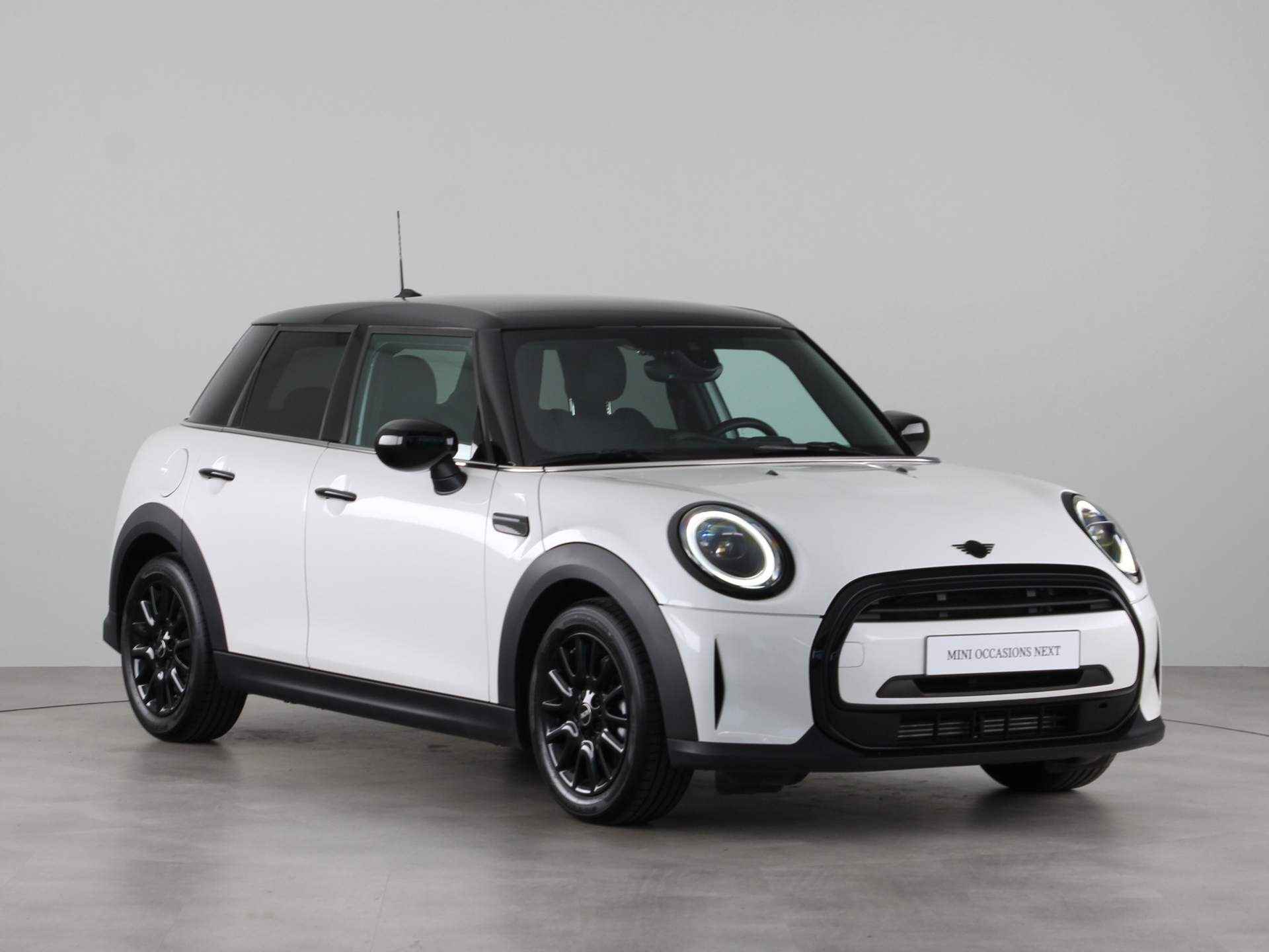 MINI 5-deurs Cooper Camden Edition Aut. - 8/23