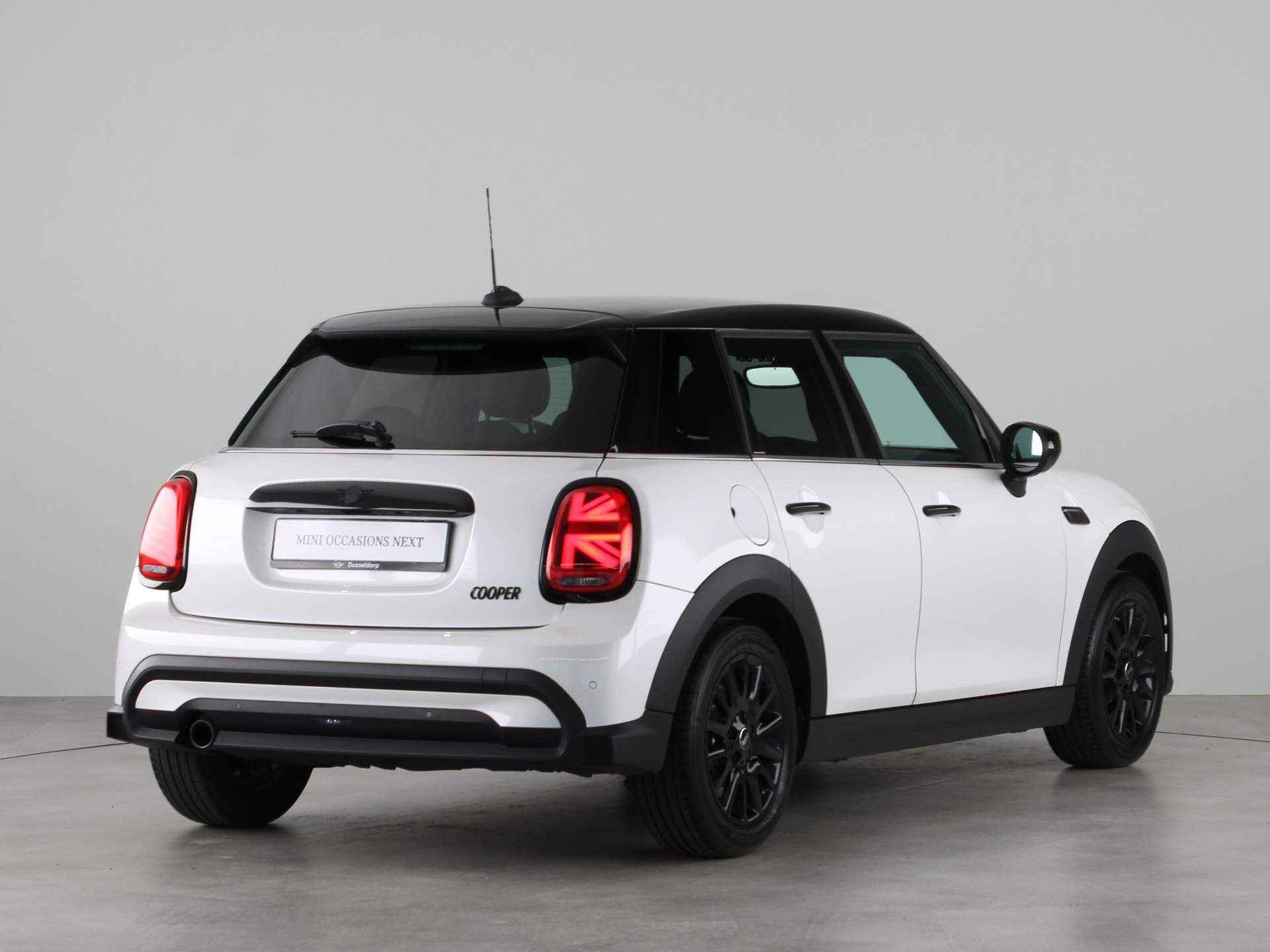 MINI 5-deurs Cooper Camden Edition Aut. - 10/23