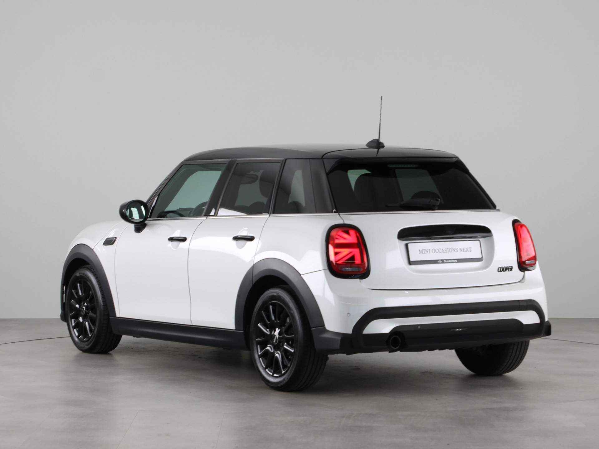 MINI 5-deurs Cooper Camden Edition Aut. - 12/23