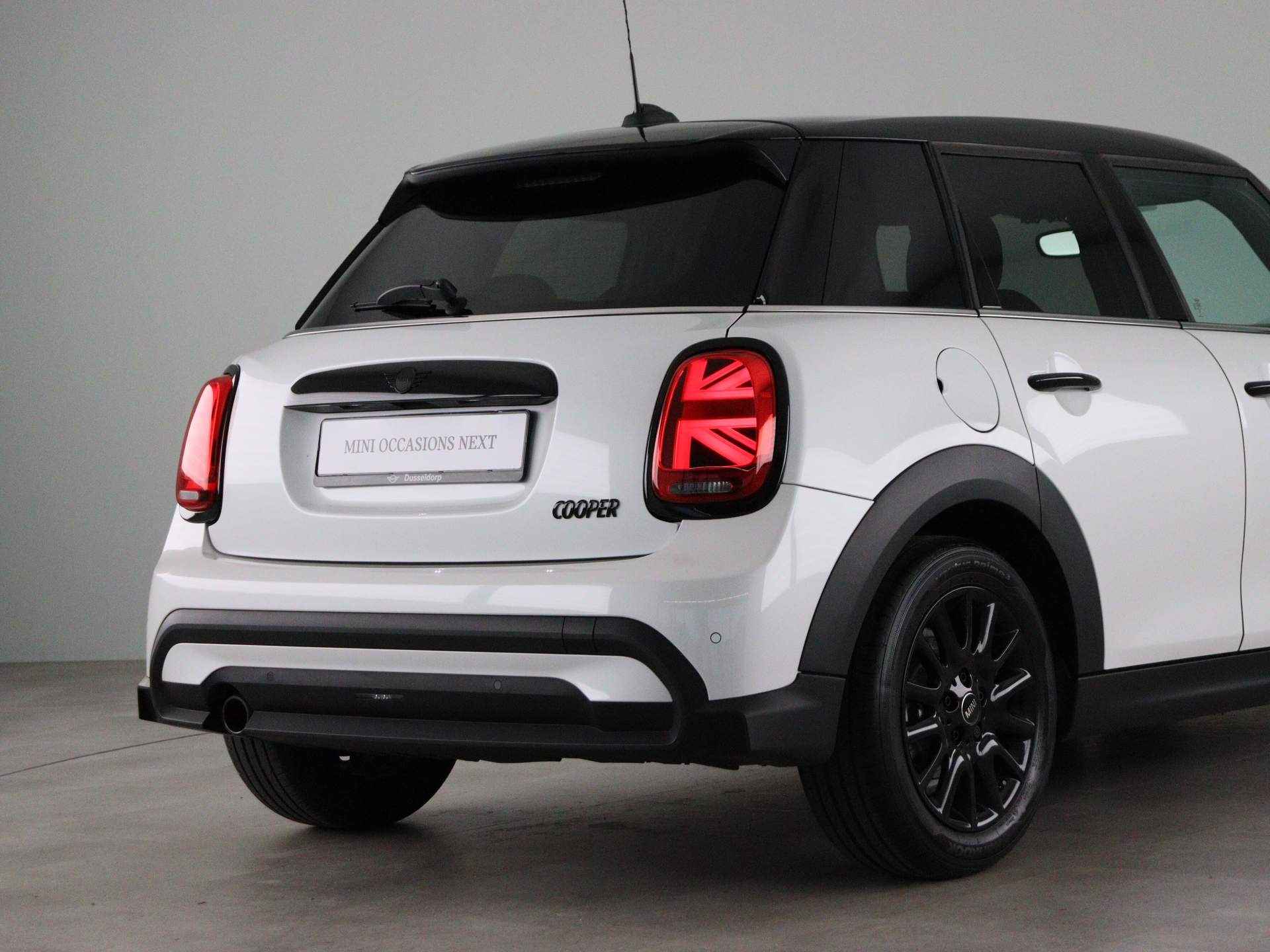 MINI 5-deurs Cooper Camden Edition Aut. - 20/23