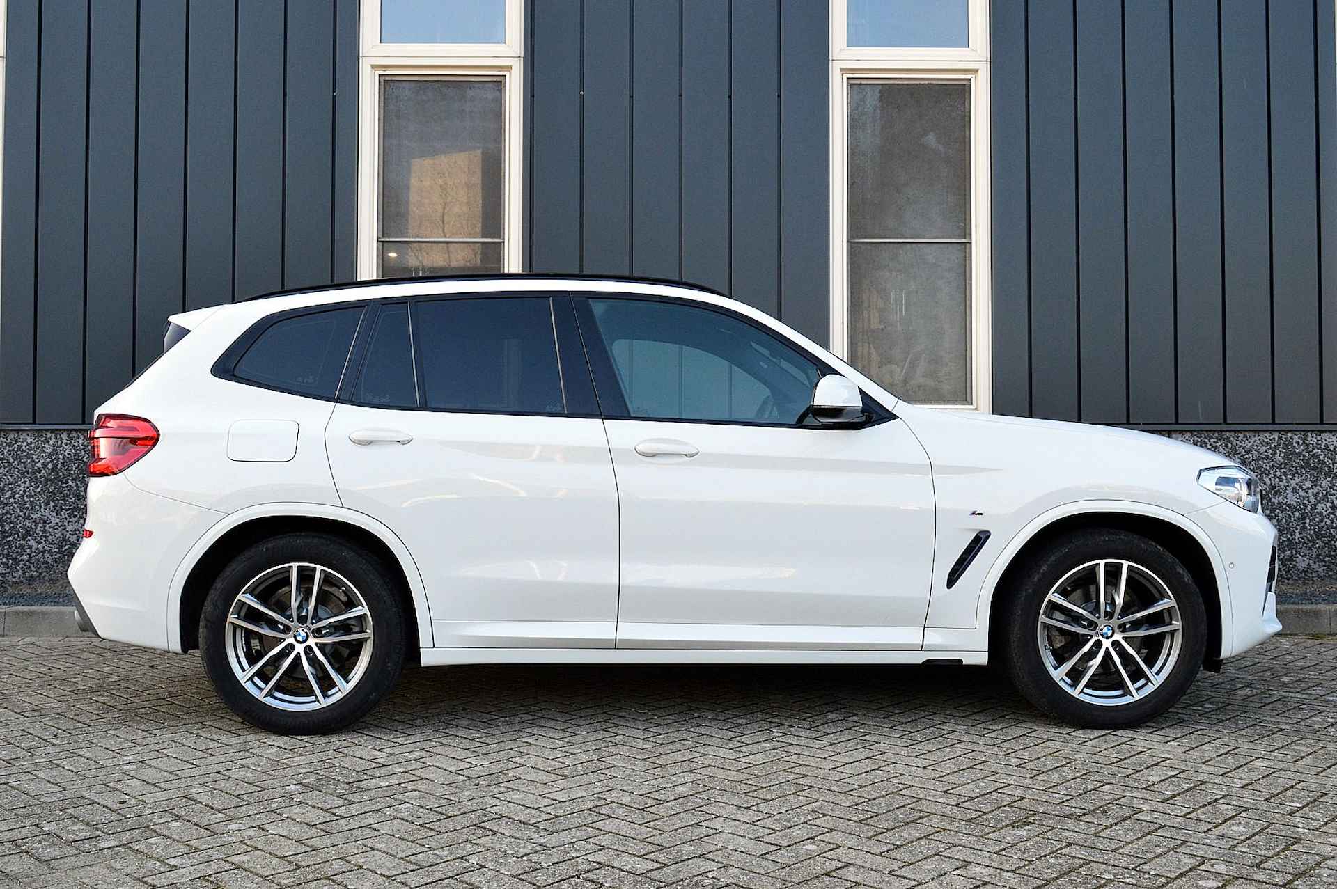 BMW X3 xDrive20i M-Sport Rijklaarprijs-Garantie Leder sport Interieur Led Panorama dak - 6/42