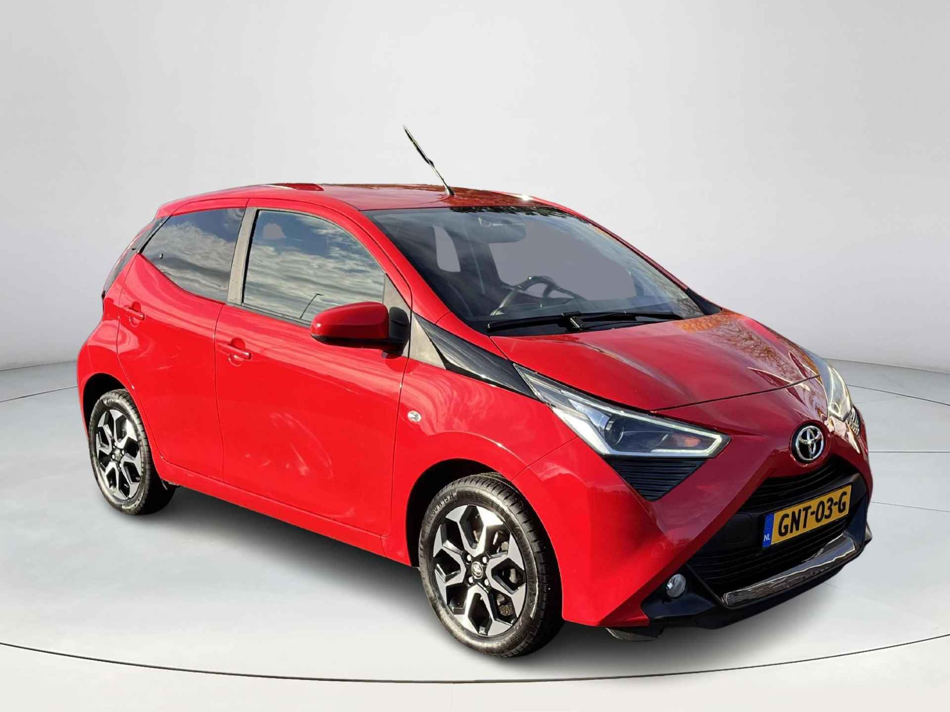 Toyota Aygo 1.0 VVT-i x-play | Navigatie | Apple CarPlay/Android auto | Achteruitrijcamera - 8/28