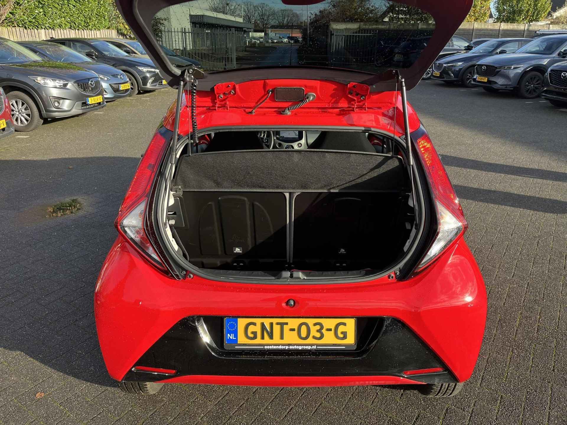 Toyota Aygo 1.0 VVT-i x-play | Navigatie | Apple CarPlay/Android auto | Achteruitrijcamera - 10/28