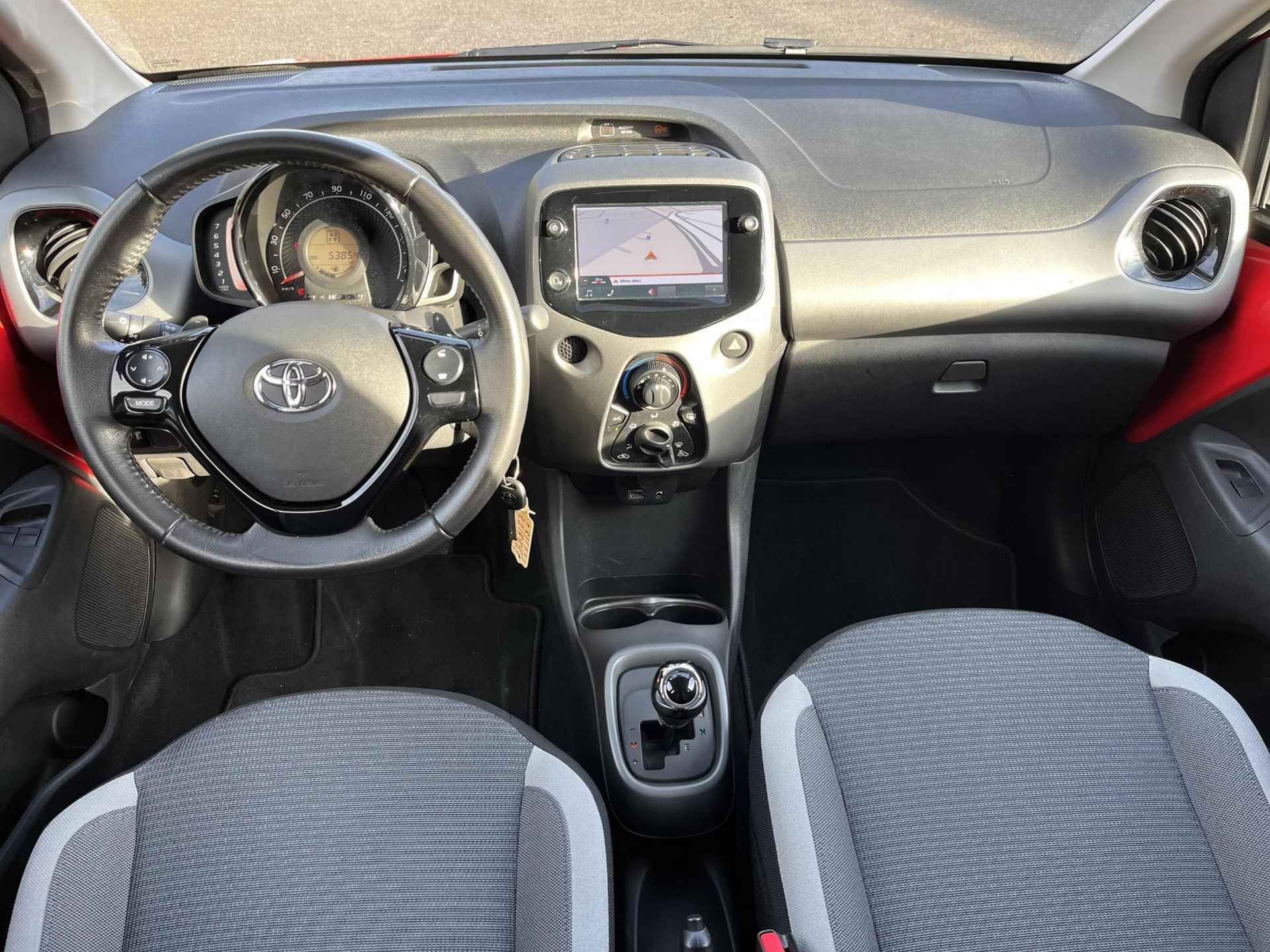 Toyota Aygo 1.0 VVT-i x-play | Navigatie | Apple CarPlay/Android auto | Achteruitrijcamera - 14/28