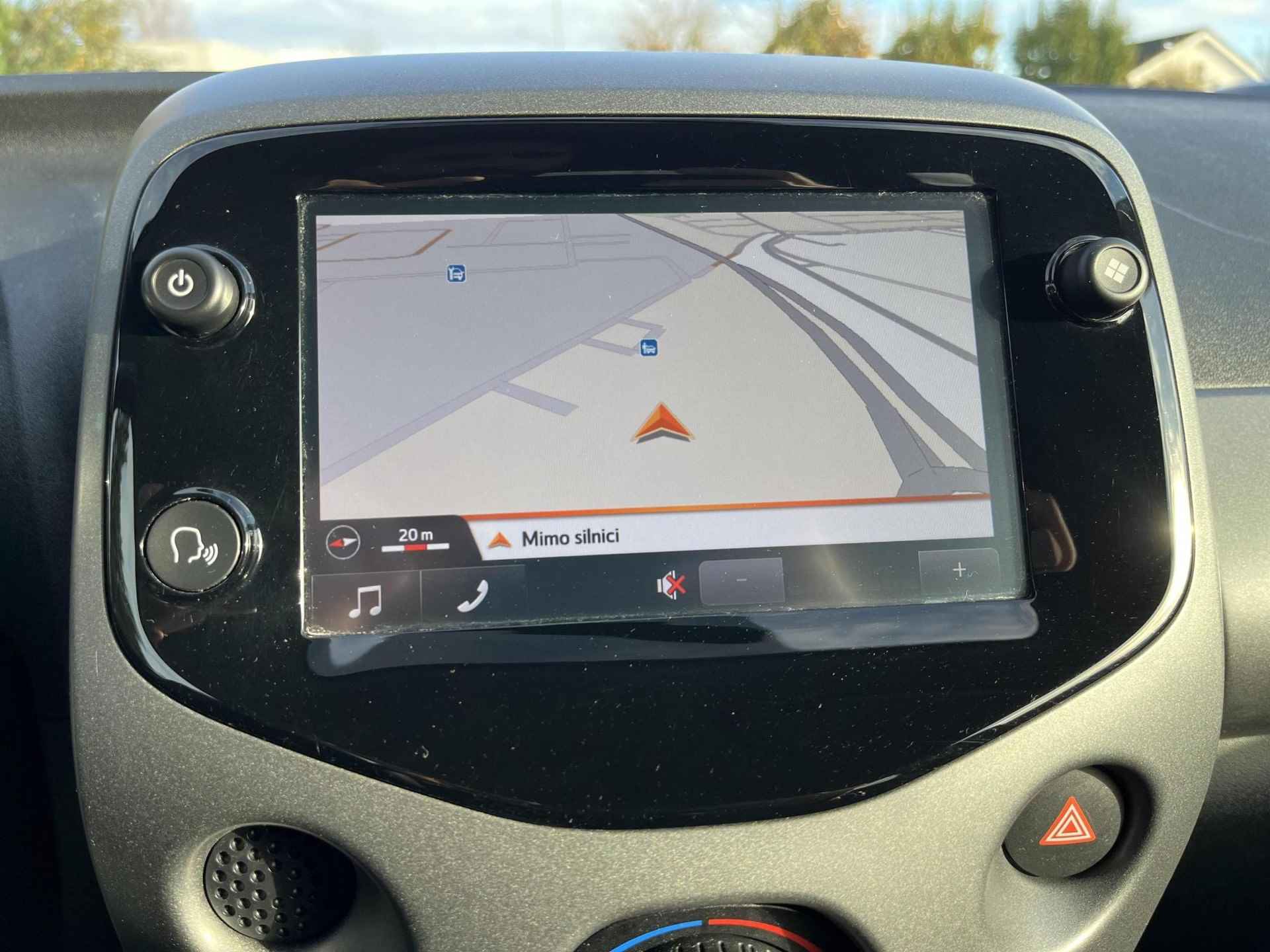 Toyota Aygo 1.0 VVT-i x-play | Navigatie | Apple CarPlay/Android auto | Achteruitrijcamera - 16/28