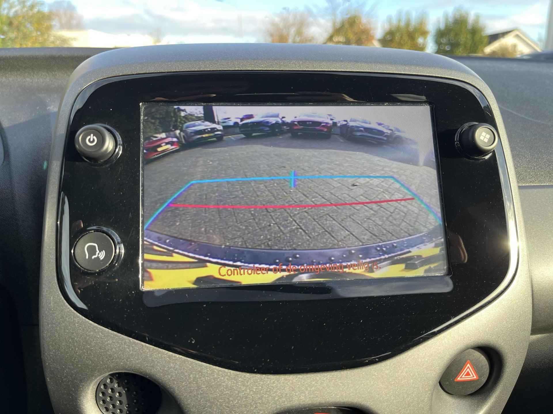 Toyota Aygo 1.0 VVT-i x-play | Navigatie | Apple CarPlay/Android auto | Achteruitrijcamera - 17/28