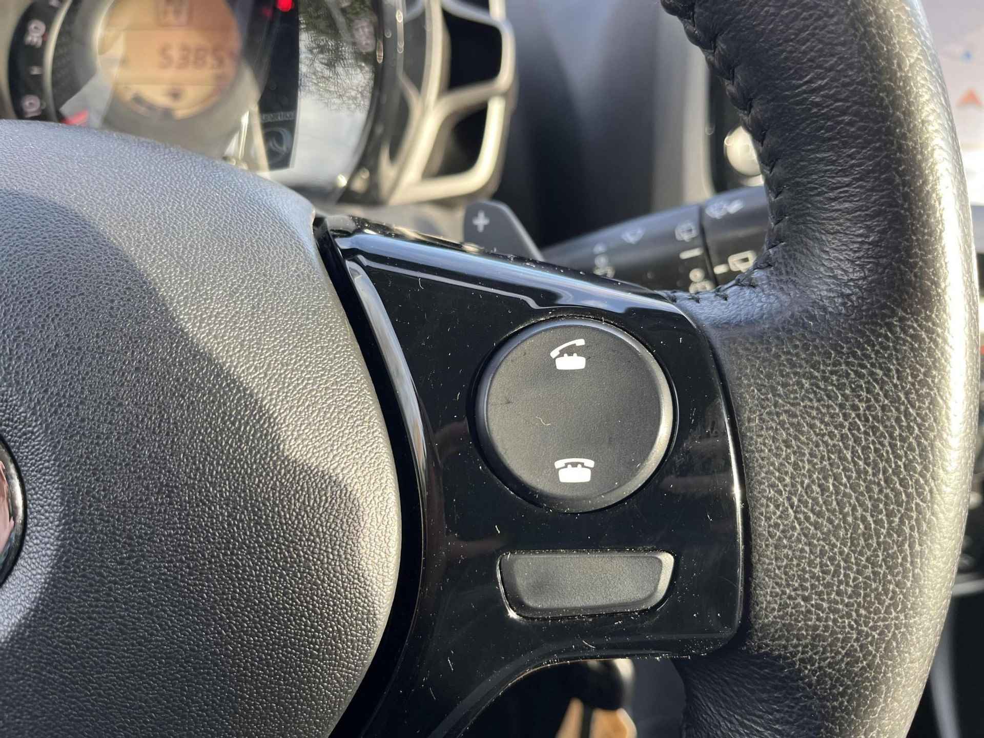 Toyota Aygo 1.0 VVT-i x-play | Navigatie | Apple CarPlay/Android auto | Achteruitrijcamera - 25/28