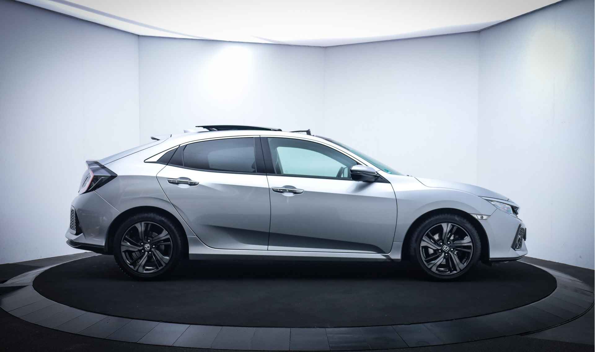 Honda Civic 1.5i-VTEC 182PK Aut.PRESTIGE SPORT PANO/FULL LED/CAMERA/CARPLAY/LEDER/NAVI/STOELVERW./BLINDSPOT/ACC/LMV - 4/26