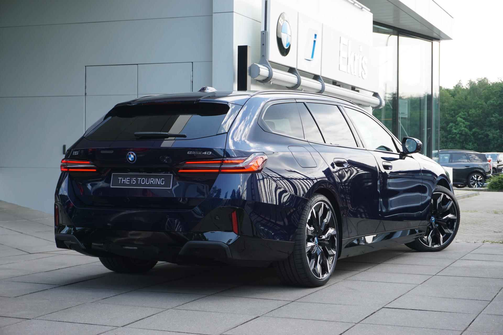 BMW i5 Touring eDrive40 | M Sportpakket Pro | Innovation Pack | Travel Pack | Comfort Pack - 2/42