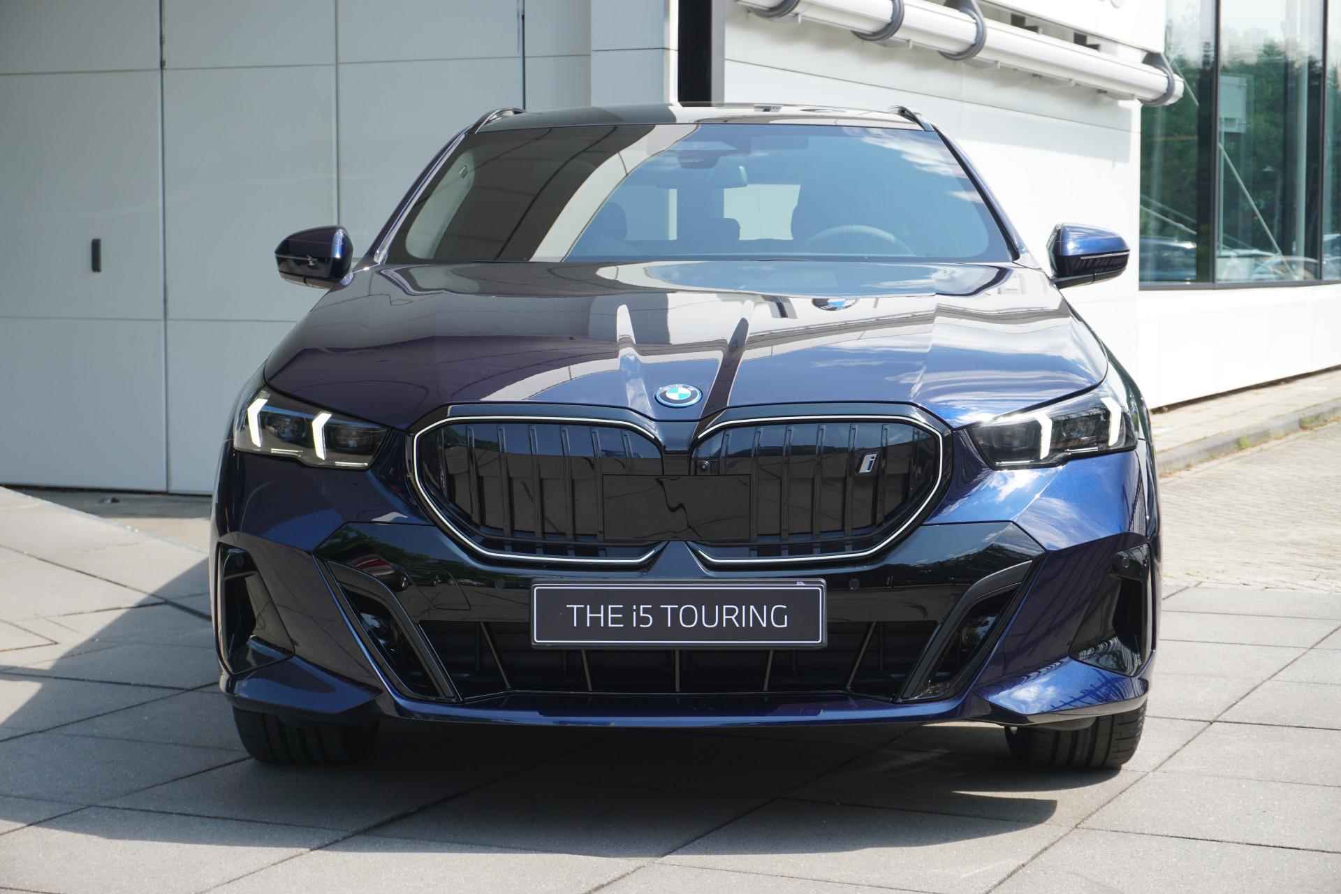 BMW i5 Touring eDrive40 | M Sportpakket Pro | Innovation Pack | Travel Pack | Comfort Pack - 3/42