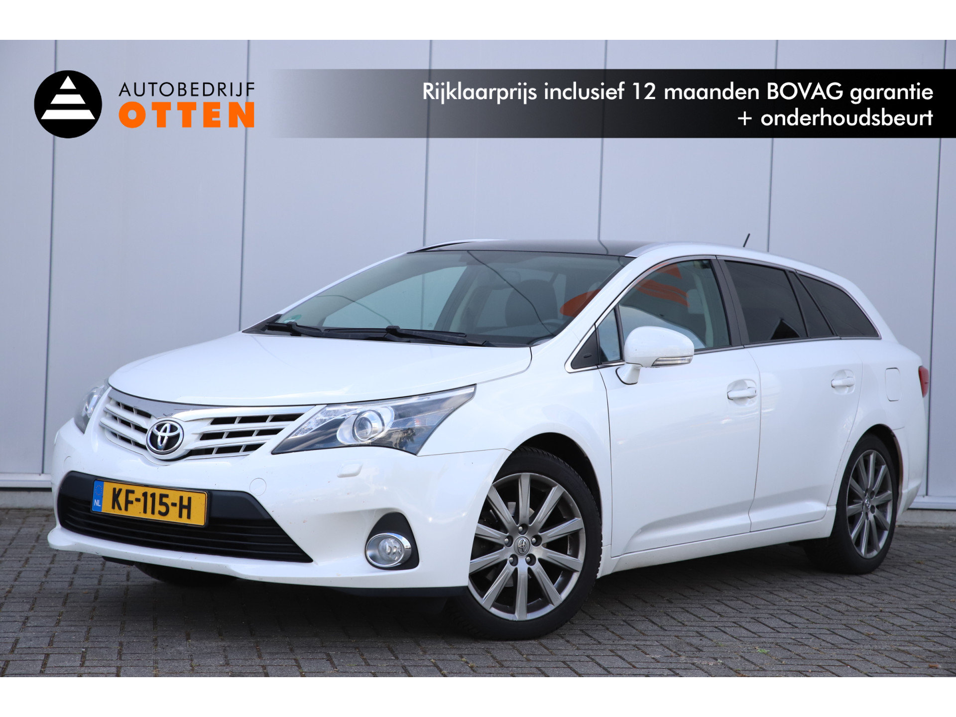 Toyota Avensis wagon 1.8 VVTi Dynamic Business Panoramadak | Trekhaak | Camera | Climate control | Cruise control | Stoelverwarming