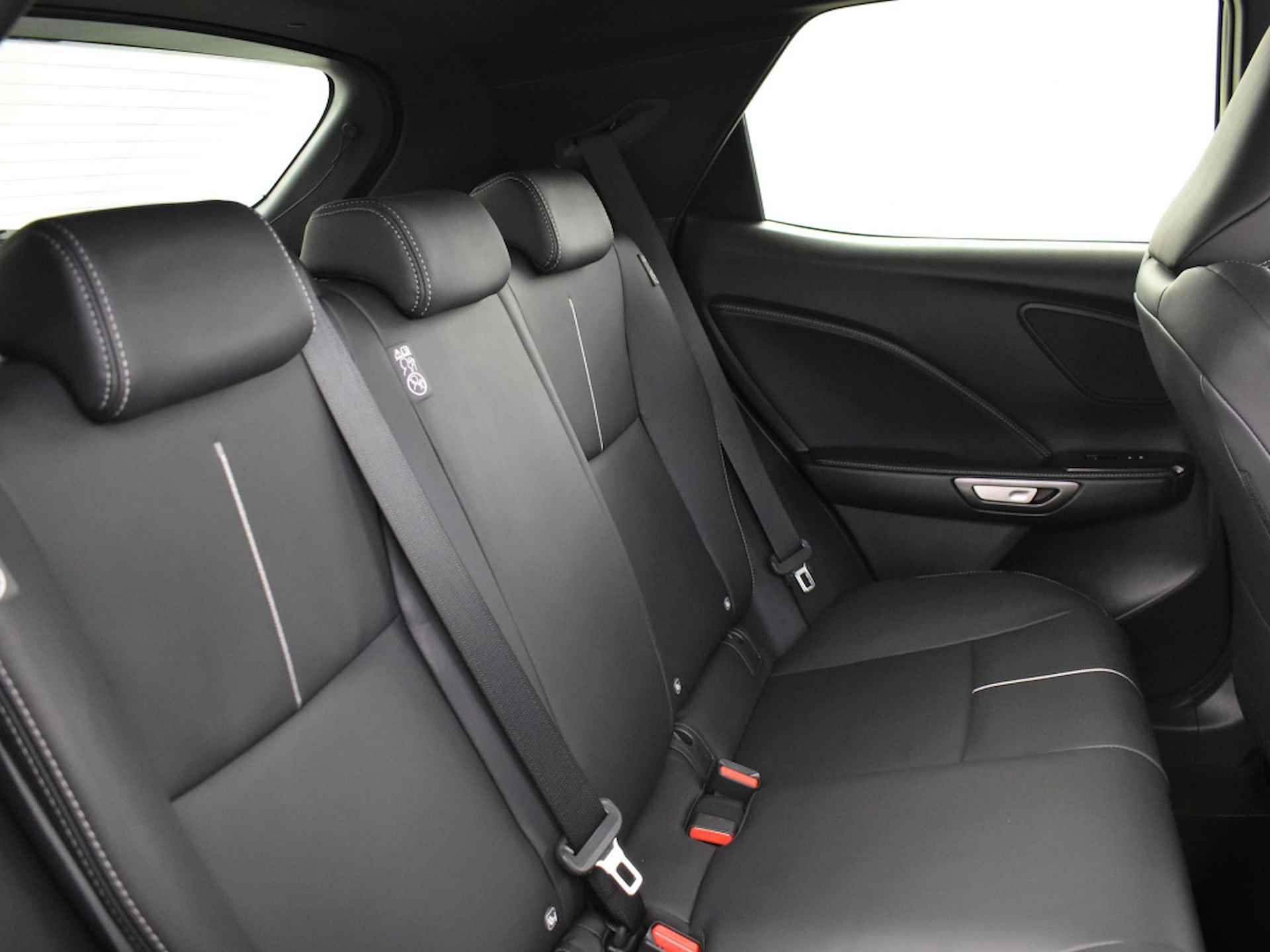 Lexus LBX Relax 2WD | Advanced Pack | Mark Levinson | HUD - 27/38
