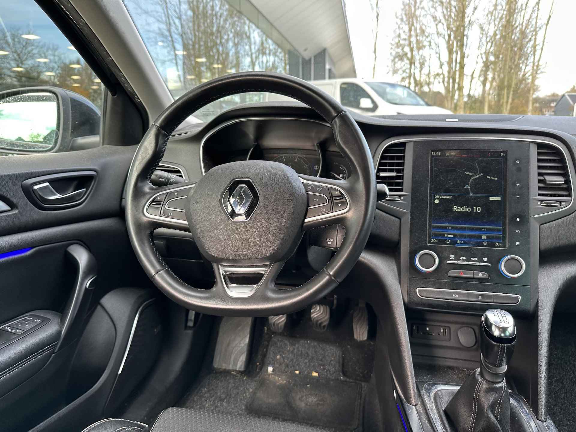 Renault Mégane 1.2 TCe 130 Bose | Trekhaak | NL-auto + dealer onderhouden! | PDC | Navi 8,7" | Clima | Cruise | LM velgen 17" - 15/22