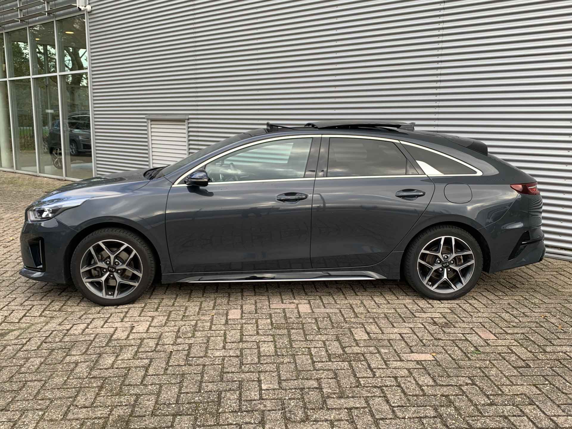 Kia ProCeed 1.0 T-GDI GT-Line Schuif-/Kanteldak | Stoel en stuur verwarming | Navigatie | Cruise | Apple Carplay/Android Auto | Parkeersensoren - 3/23