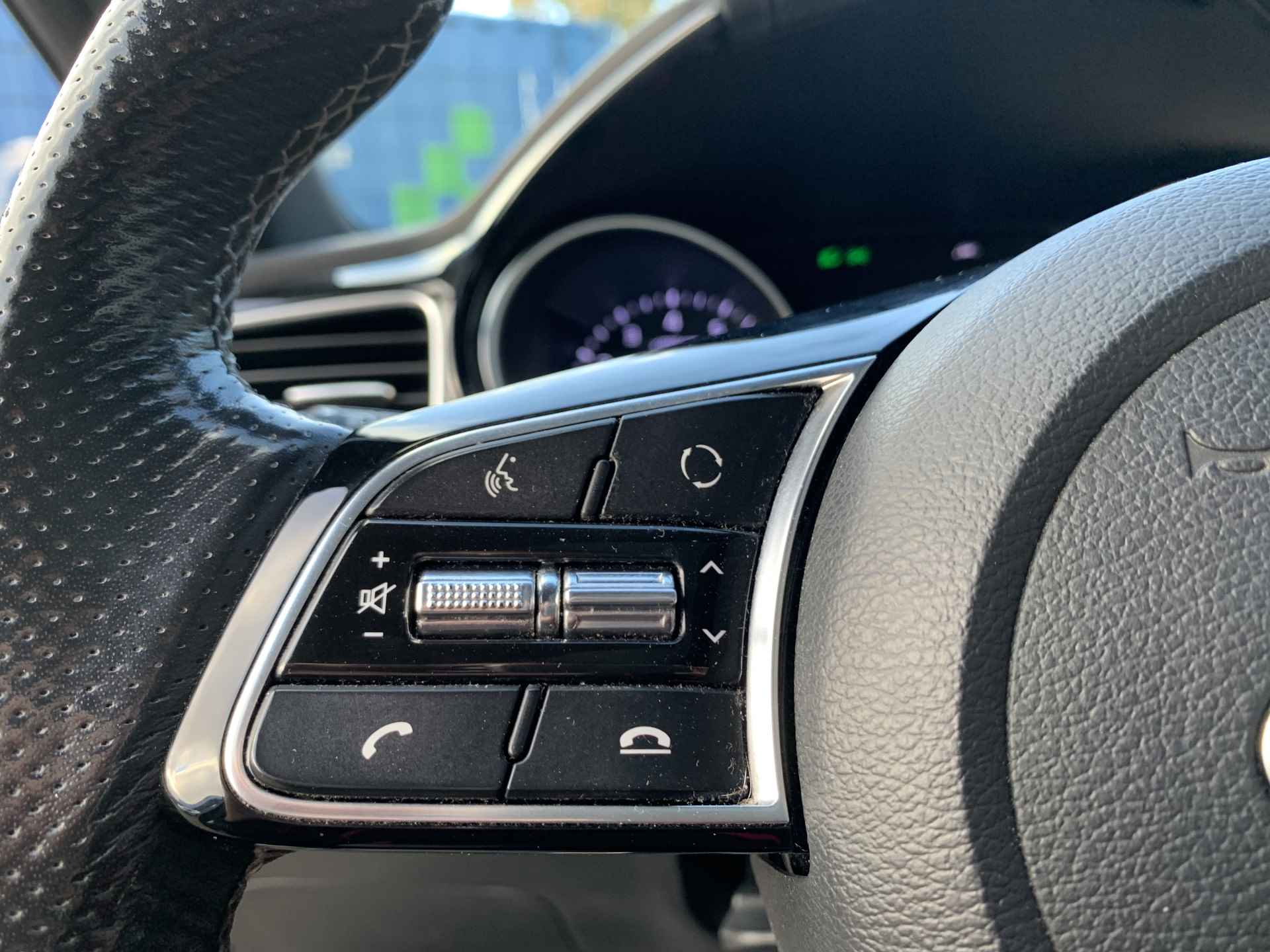 Kia ProCeed 1.0 T-GDI GT-Line Schuif-/Kanteldak | Stoel en stuur verwarming | Navigatie | Cruise | Apple Carplay/Android Auto | Parkeersensoren - 19/23