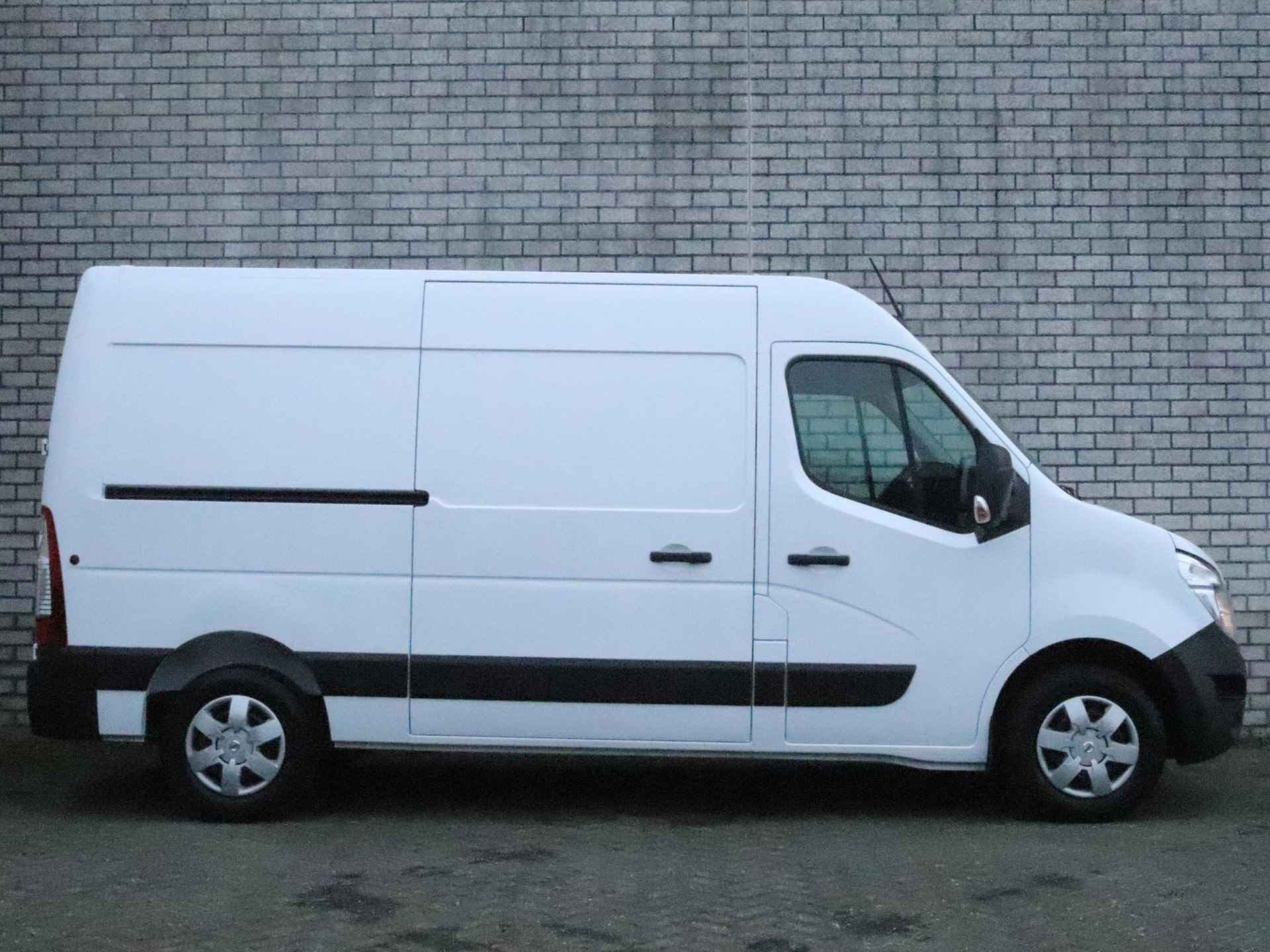 Nissan Interstar GB L2 H2 dCi 150 Automaat N-Connecta Nissan Interstar | Achteruitrijcamera | Navigatie | Trekhaak | - 18/31