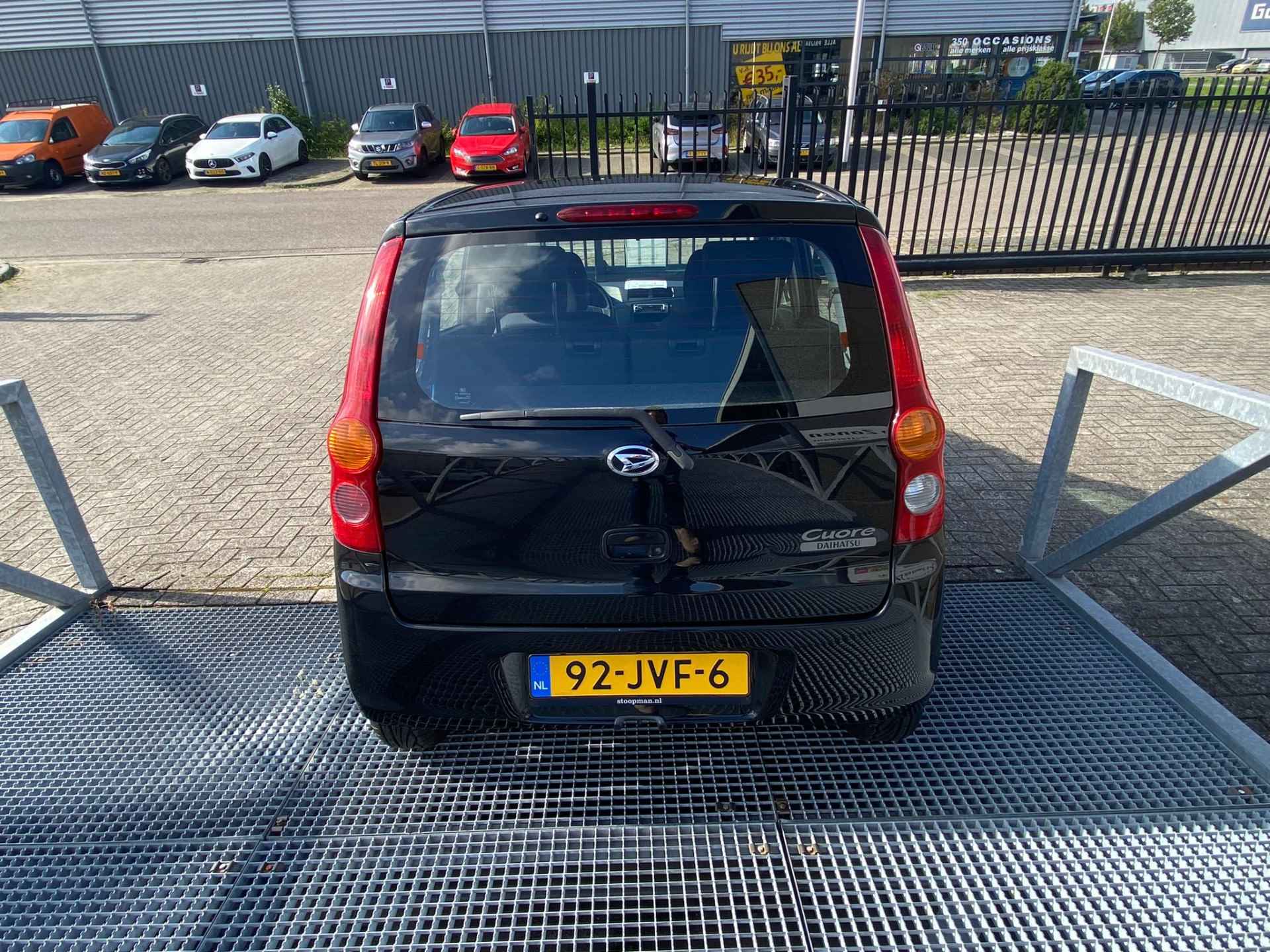 Daihatsu Cuore 1.0 Trend Automaat/Stuurbekrachtiging/5-deurs/Goed onderhouden/Lage kilometerstand/Verschuifbare achterbank - 6/10