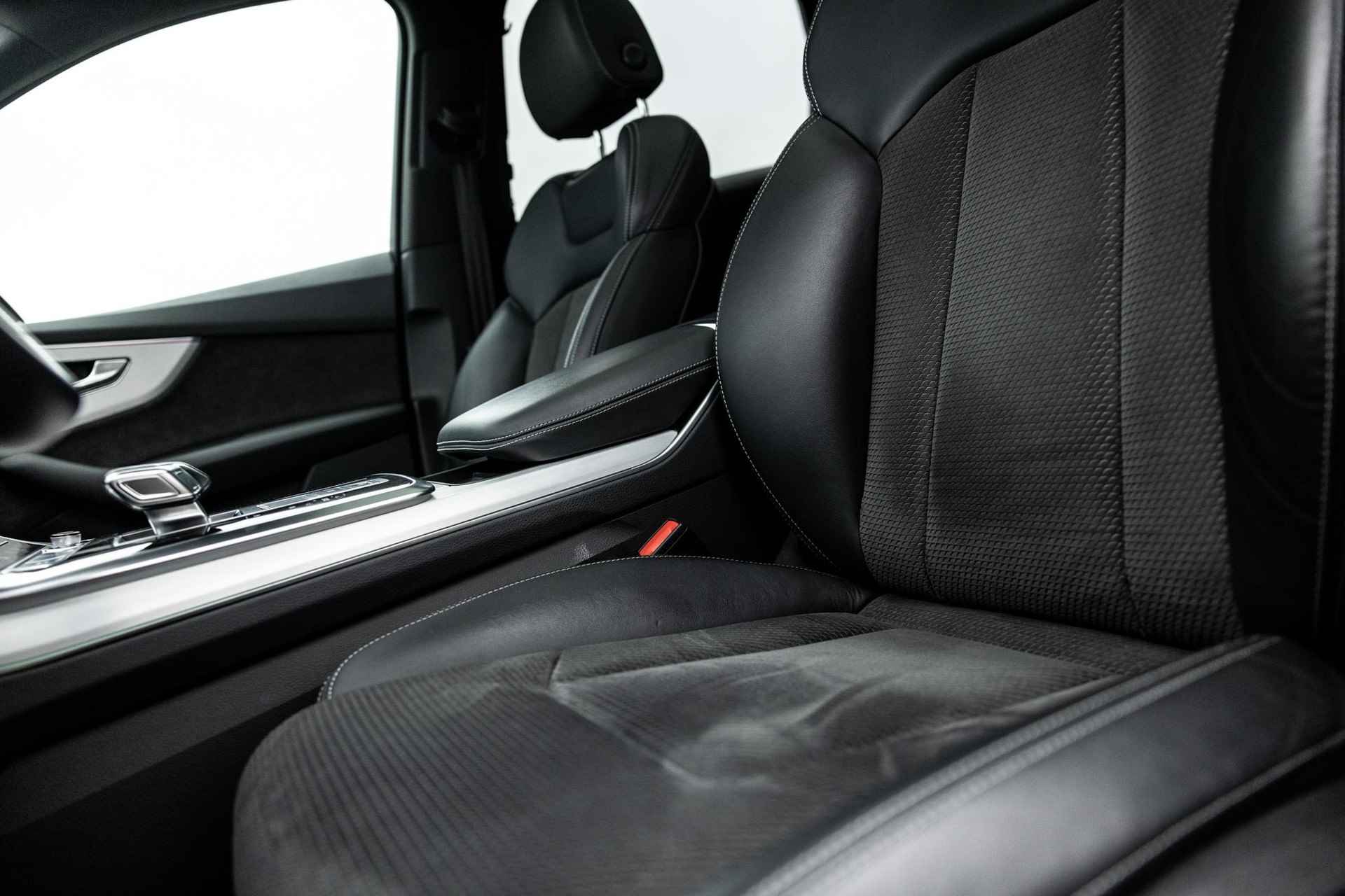 Audi Q7 55 TFSI e quattro Pro Line S | 380PK | Panoramadak | Matrix LED | B&O Audio | Sportstoelen | Privacy Glass | 21" Lichtmetaal | S-Line | - 25/60