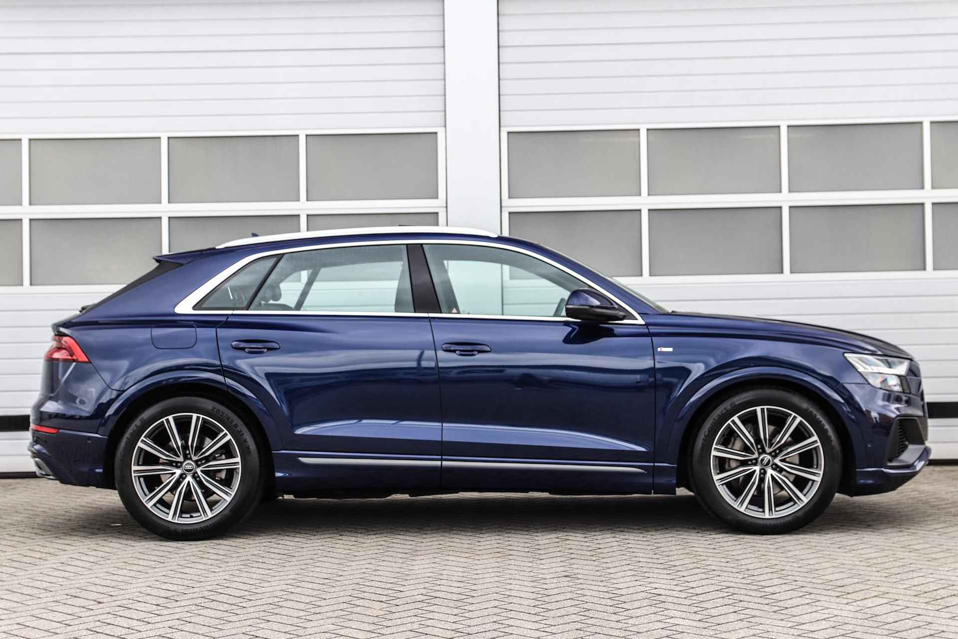 Audi Q8 55 TFSI 340pk Quattro S-Line Edition | Vierwielbesturing | Panoramadak | S-Sportstoelen - 3/52