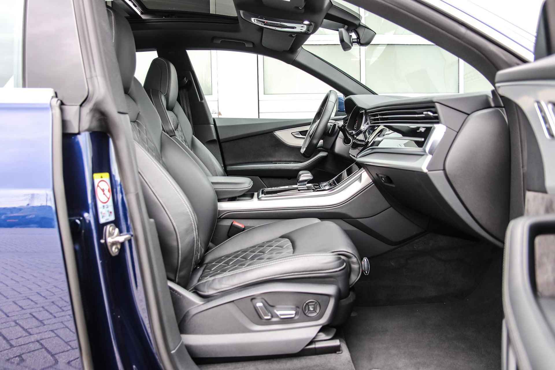 Audi Q8 55 TFSI 340pk Quattro S-Line Edition | Vierwielbesturing | Panoramadak | S-Sportstoelen - 18/52