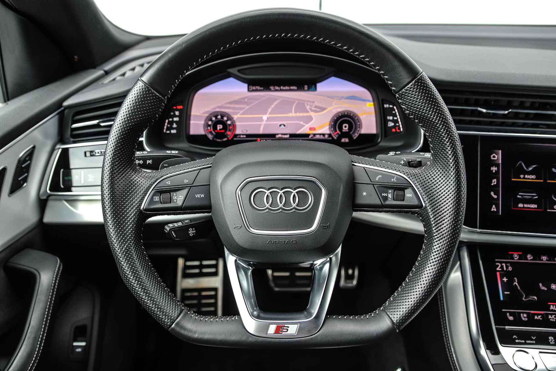 Audi Q8 55 TFSI 340pk Quattro S-Line Edition | Vierwielbesturing | Panoramadak | S-Sportstoelen - 44/52