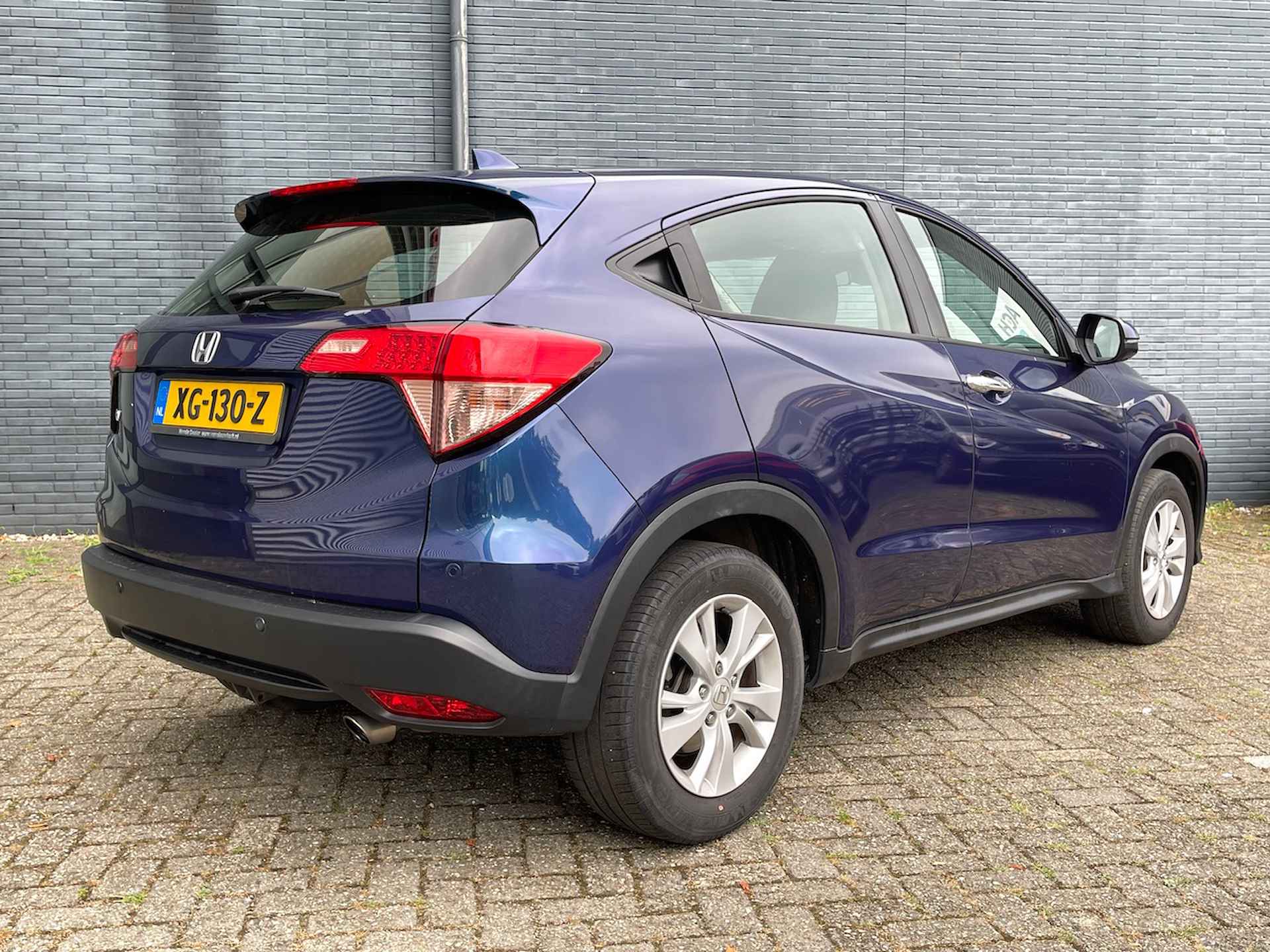 HONDA HR-V 1.5 i-VTEC 130pk Elegance | Navigatie | Afneembare Trekhaak | Cruisecontrol | Parkeersensoren | Stoelverwarming | Lichtmetalen Velgen | Climatecontrol - 2/25