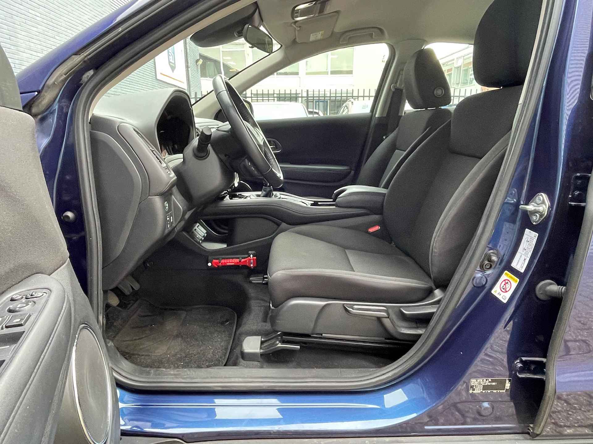 HONDA HR-V 1.5 i-VTEC 130pk Elegance | Navigatie | Afneembare Trekhaak | Cruisecontrol | Parkeersensoren | Stoelverwarming | Lichtmetalen Velgen | Climatecontrol - 13/25