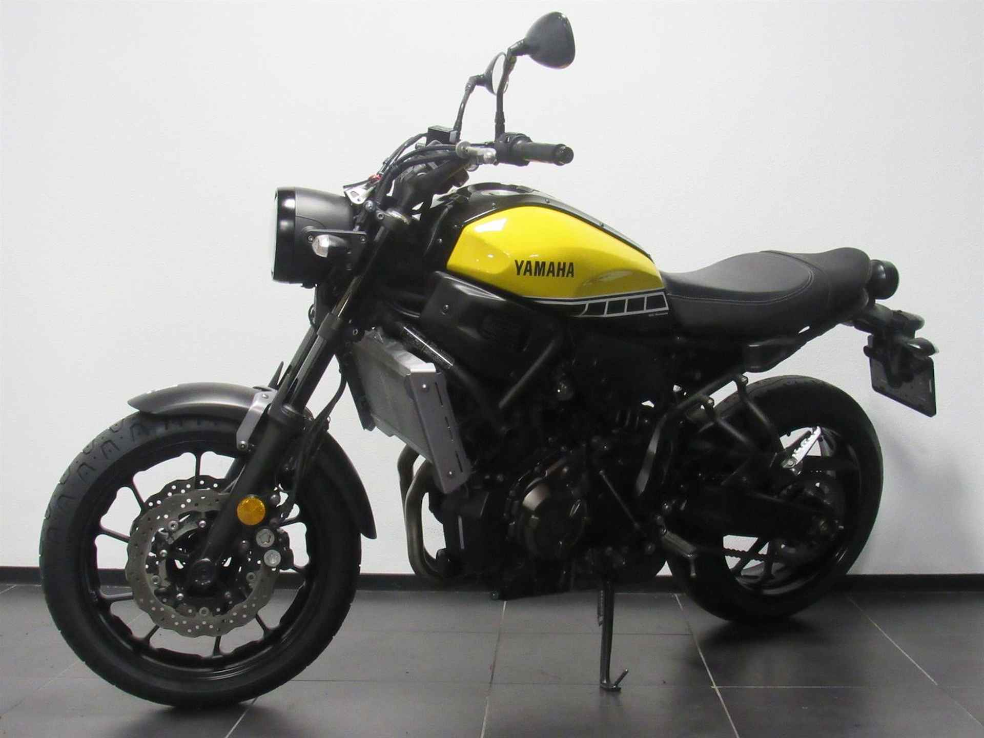 Yamaha XSR 700 ABS - 2017 - 3/7